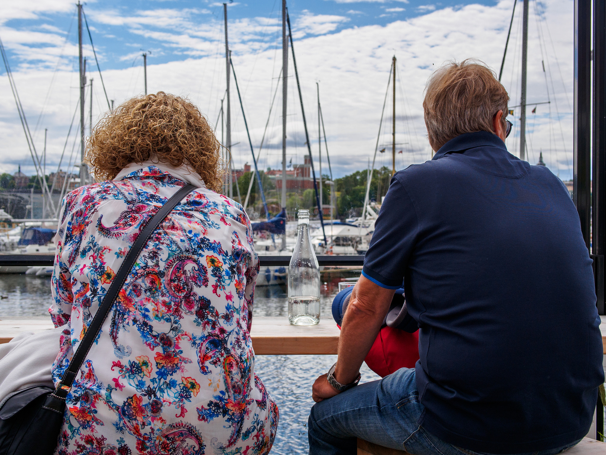 Olympus PEN E-P5 + Panasonic Leica DG Summilux 25mm F1.4 II ASPH sample photo. Stockholm couple photography