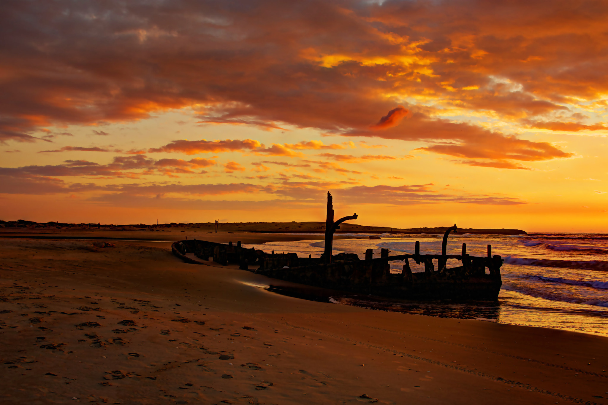 Nikon AF-S Nikkor 24-120mm F4G ED VR sample photo. Sunset photography
