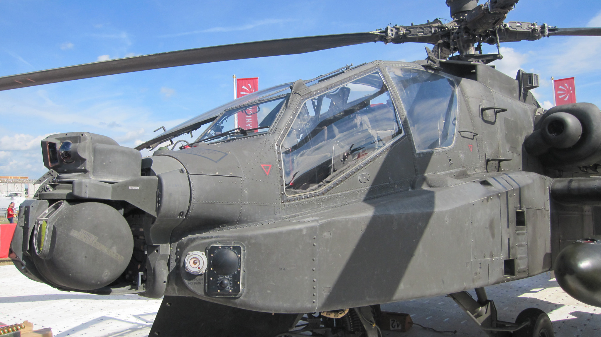 Canon PowerShot SD960 IS (Digital IXUS 110 IS / IXY Digital 510 IS) sample photo. Apache gunship photography