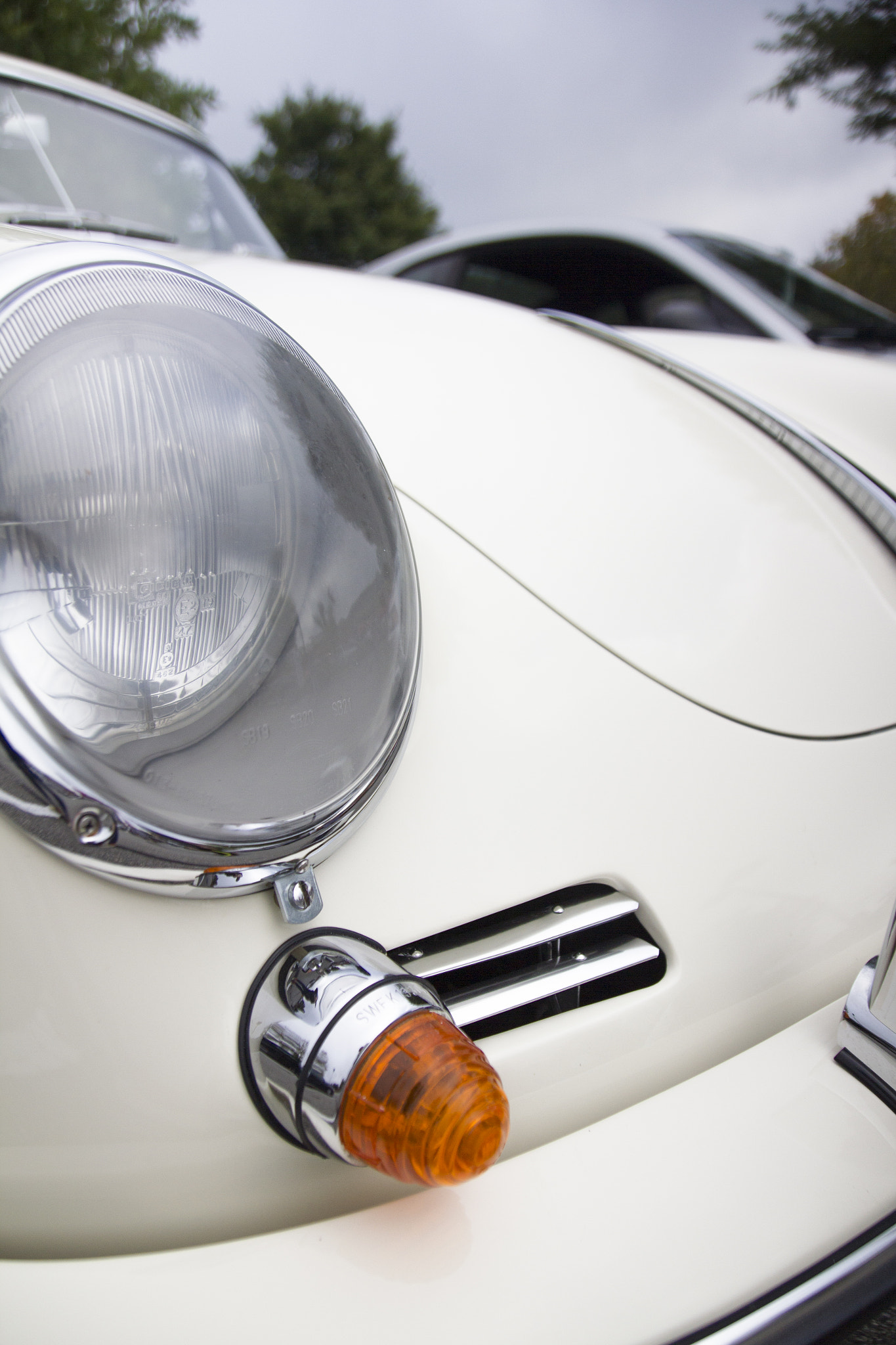 Canon EOS 550D (EOS Rebel T2i / EOS Kiss X4) sample photo. Old car photography