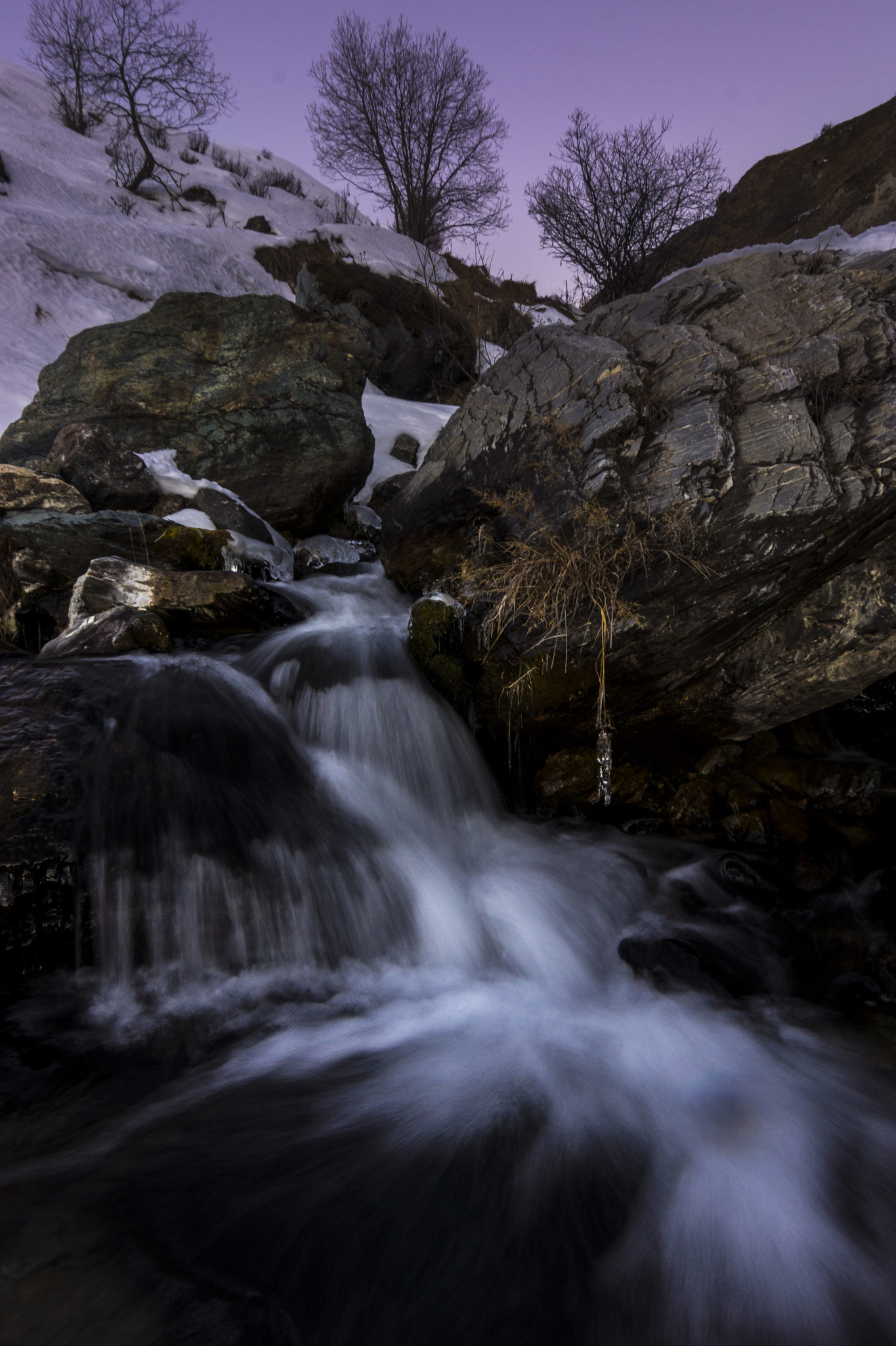 20mm F2.8 sample photo. New year's day peace photography