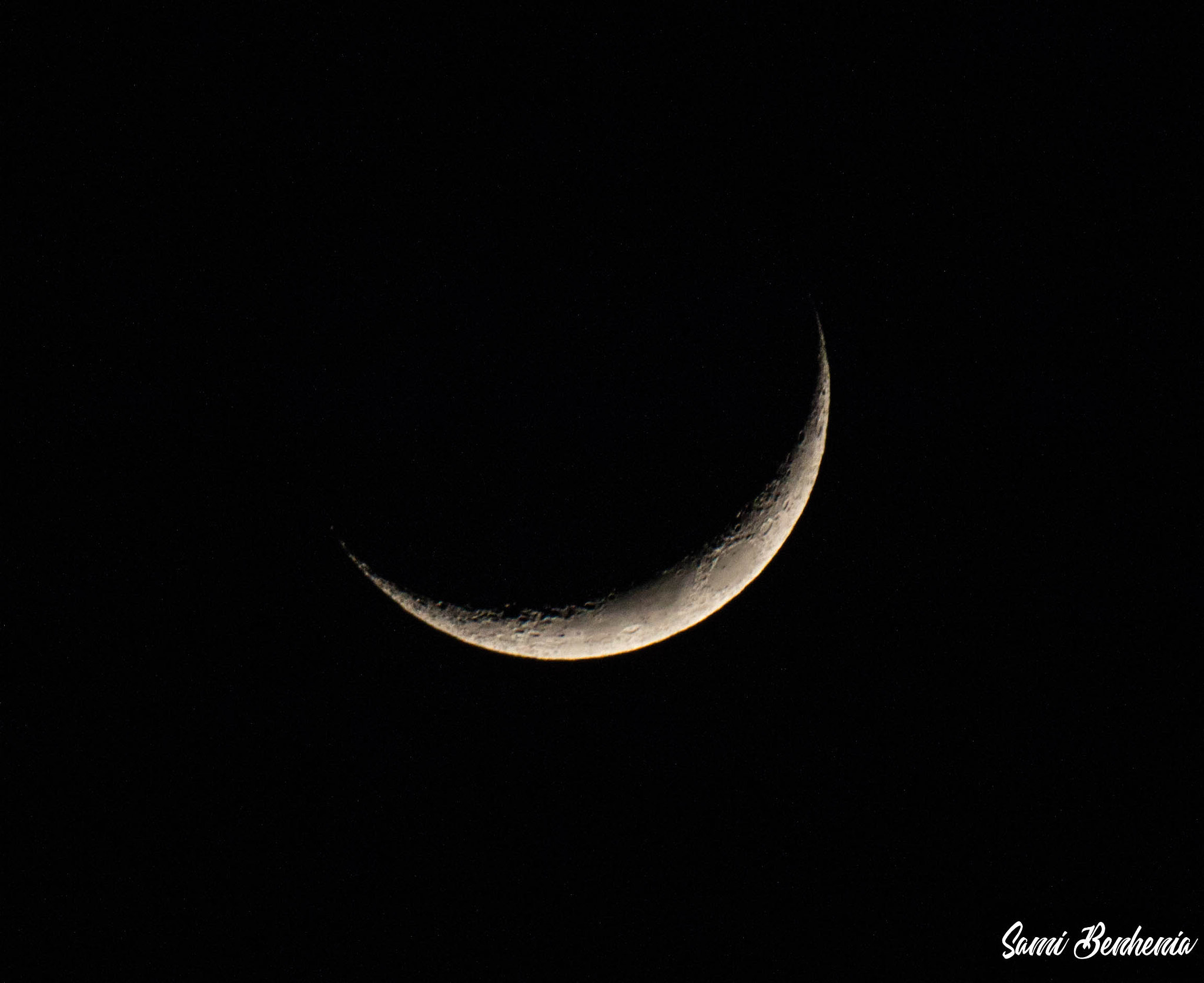 Sigma 50-500mm f/4-6.3 APO HSM EX sample photo. Crescent ( moon ) photography