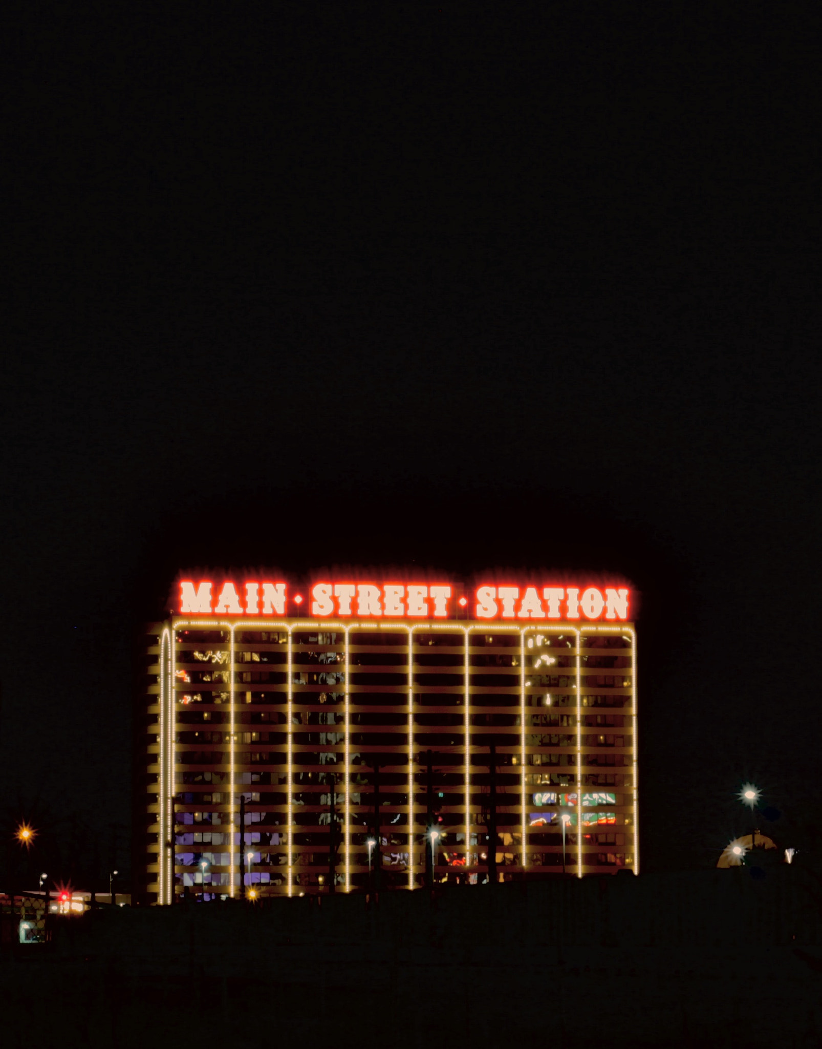 Sigma A 24-105 mm f/4 DG OS HSM sample photo. #downtownvegas photography