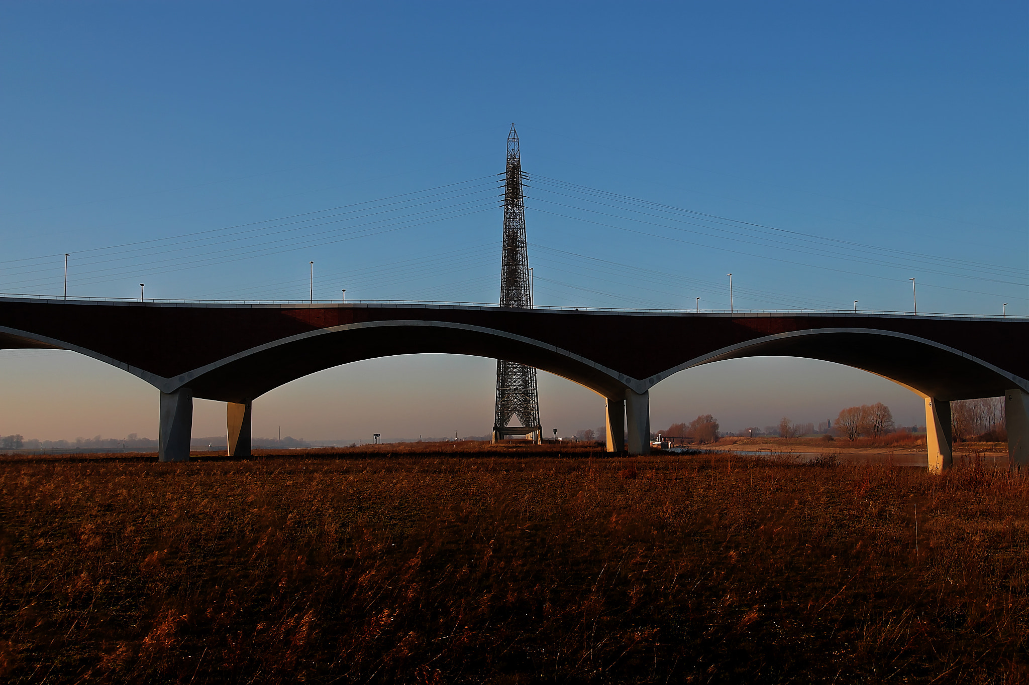 Canon EF-S 10-22mm F3.5-4.5 USM sample photo. De oversteek (nijmegen) photography