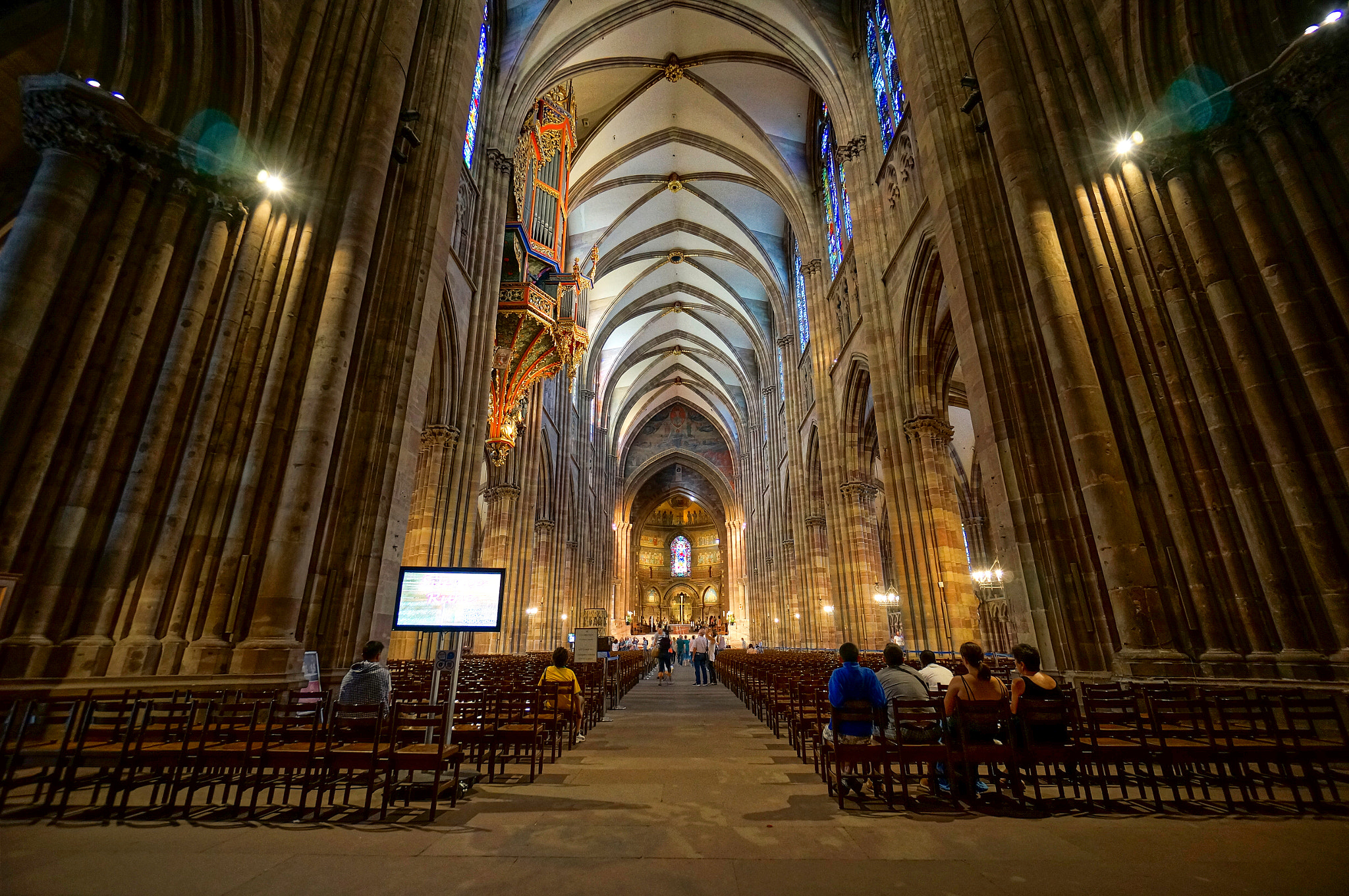 Sony Alpha NEX-5R + Sony E 10-18mm F4 OSS sample photo. Strasbourg photography