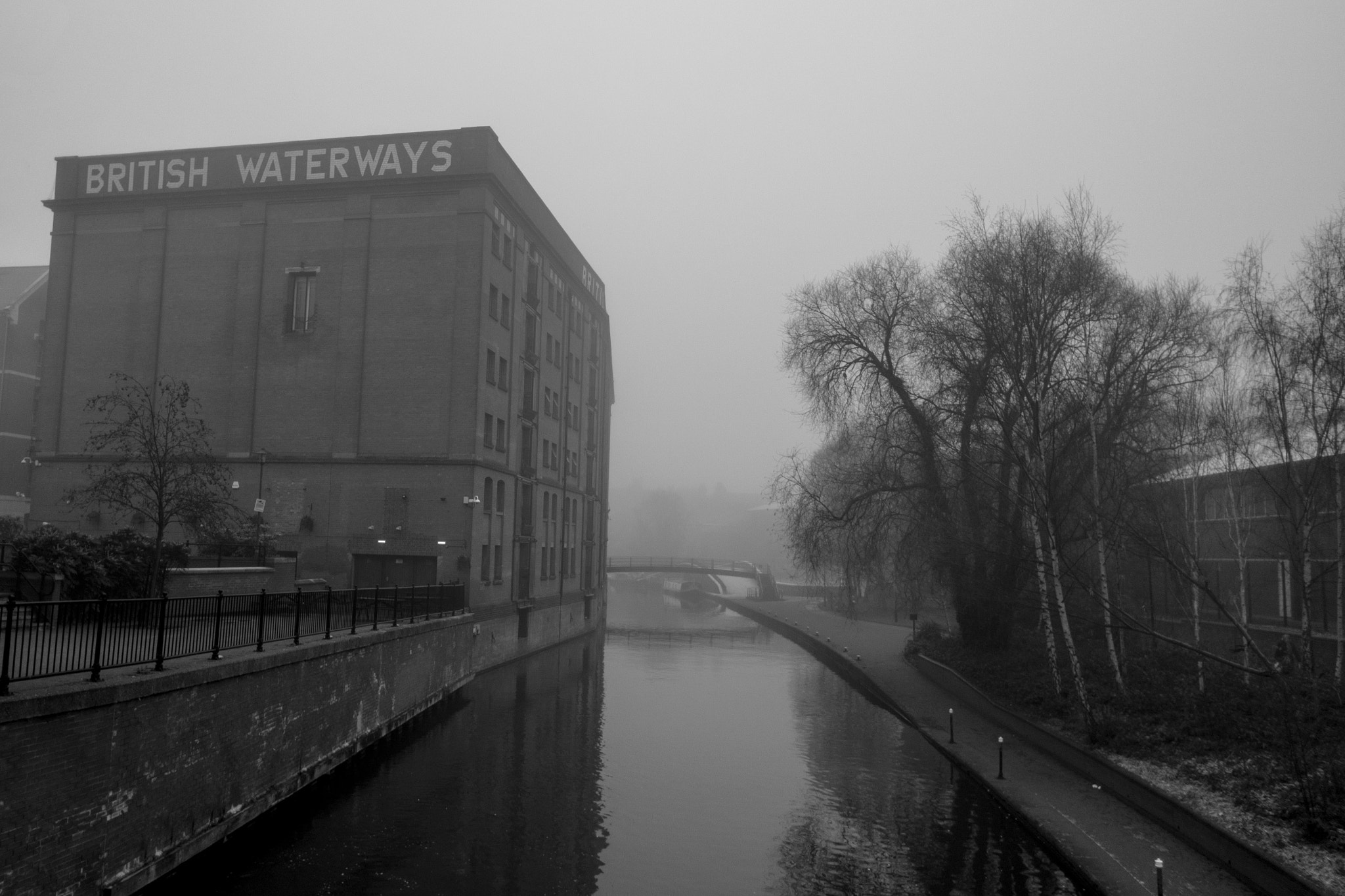 Samsung NX 16mm F2.4 Pancake sample photo. British waterways 2 photography