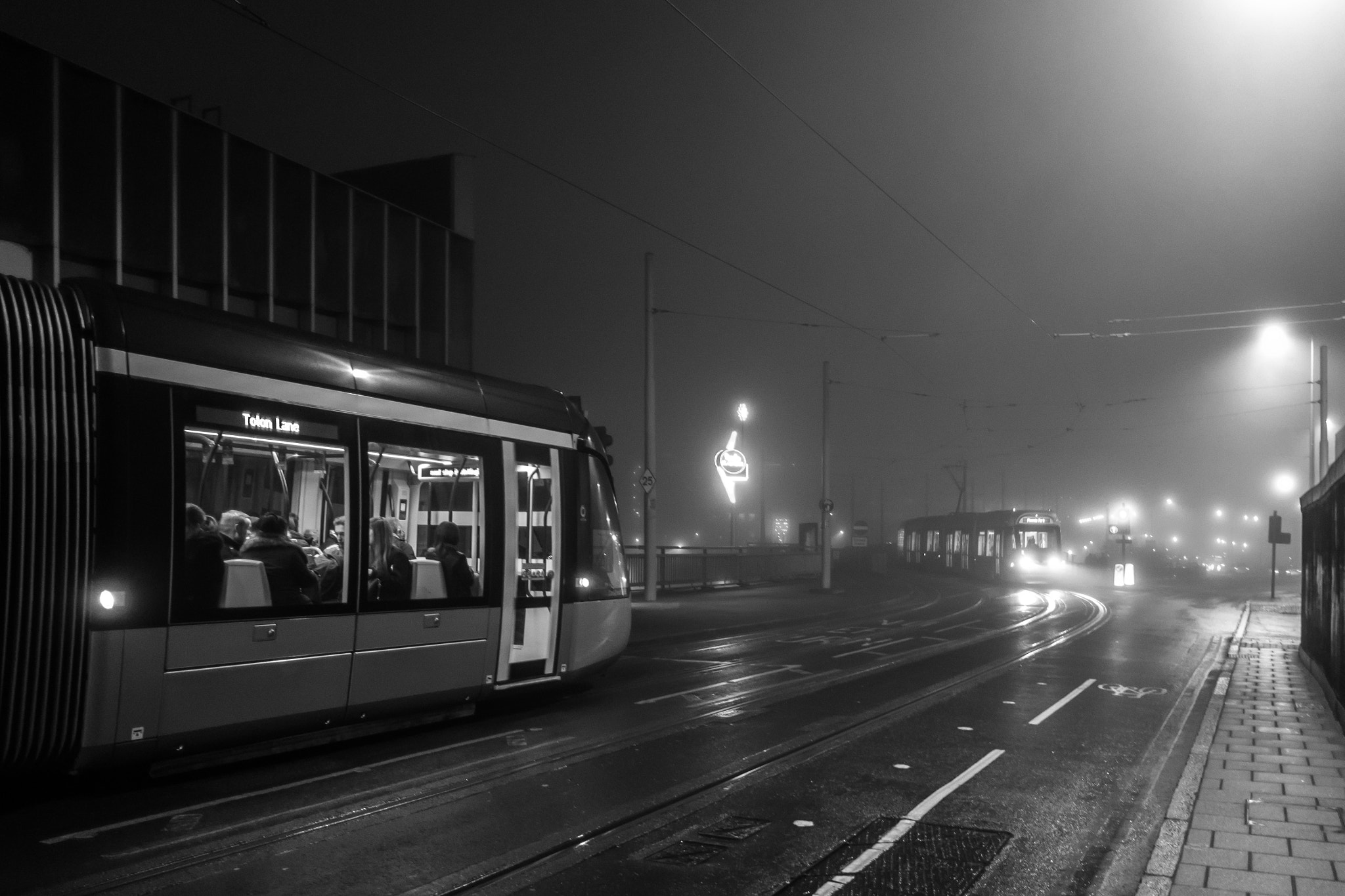 Samsung NX1000 + Samsung NX 16mm F2.4 Pancake sample photo. Nottingham trams photography