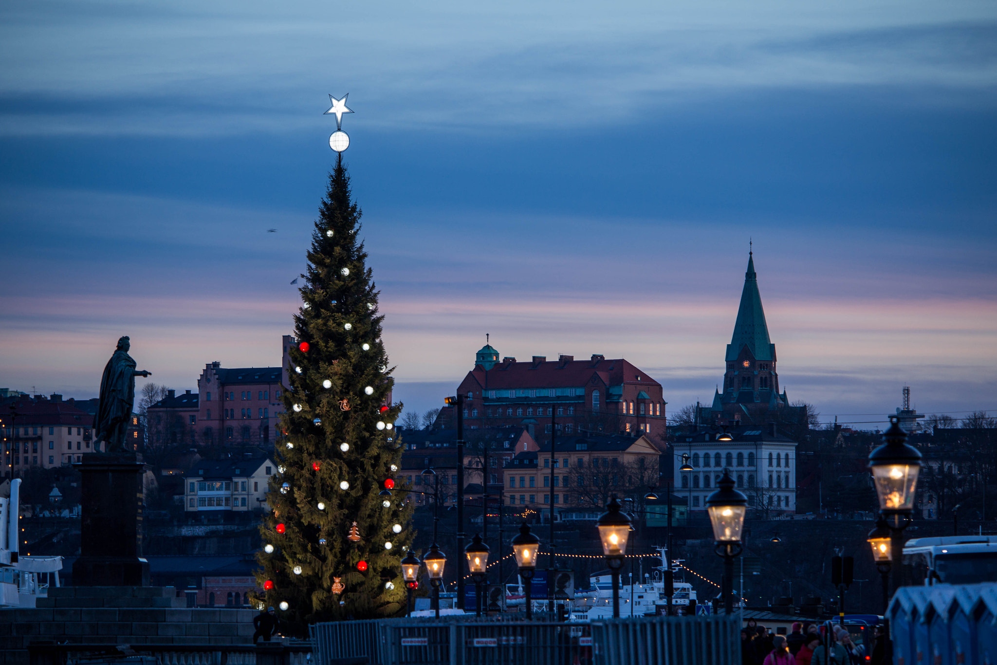 Canon EF-S 55-250mm F4-5.6 IS STM sample photo. Stockholm new years day photography