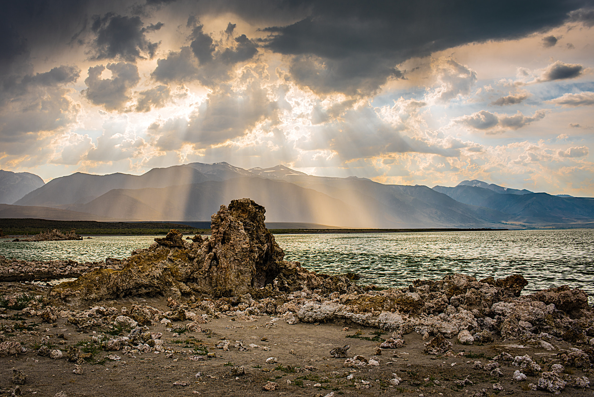 Nikon AF-S Nikkor 35mm F1.8G ED sample photo. Rays over tufa photography