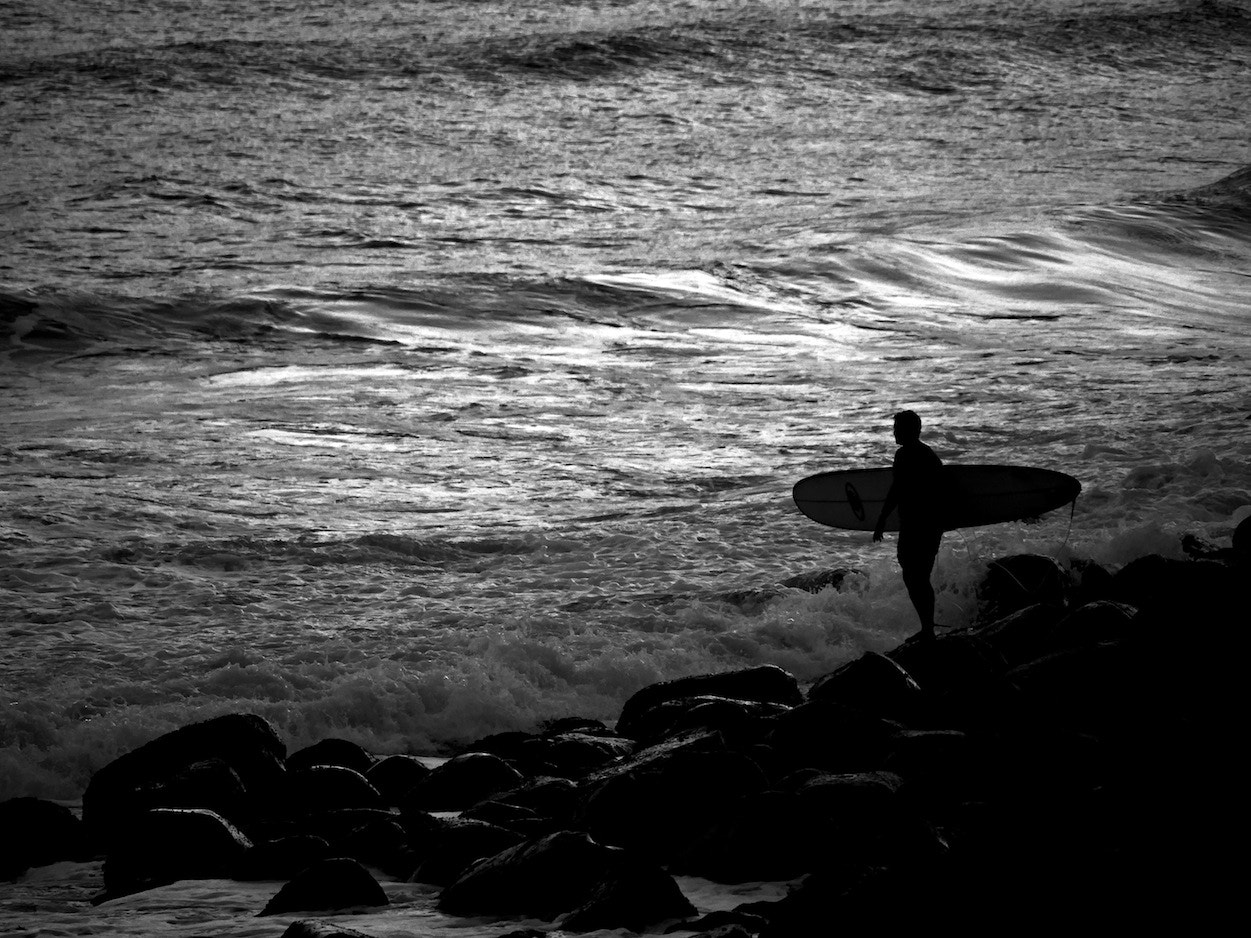Panasonic Lumix DMC-GH4 + LEICA DG 100-400/F4.0-6.3 sample photo. Boy surfers 2 photography