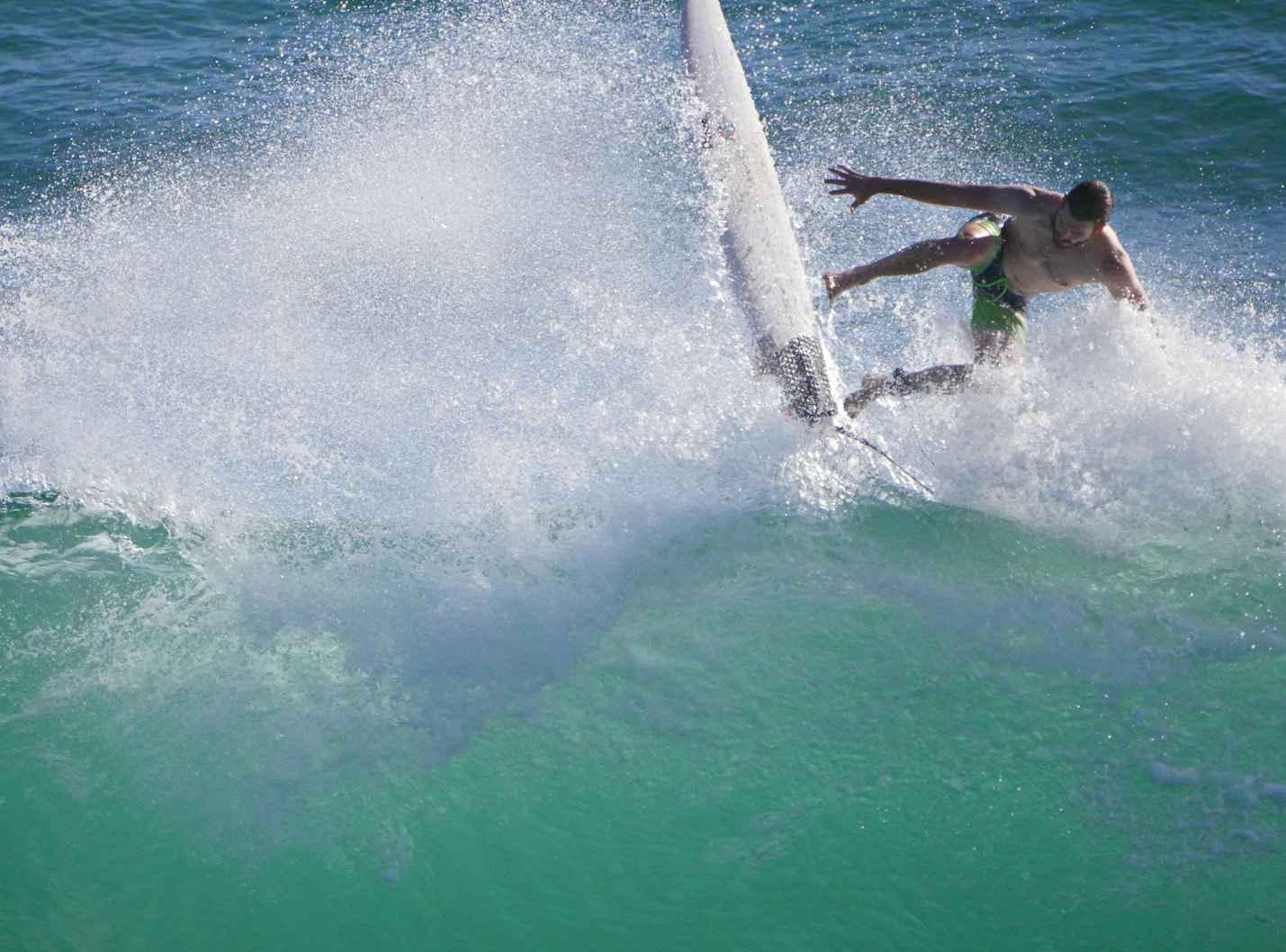 Panasonic Lumix DMC-GH4 + LEICA DG 100-400/F4.0-6.3 sample photo. Boy surfers 4 photography