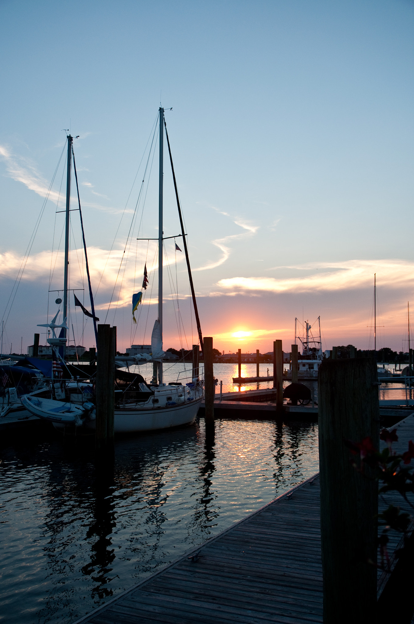 Nikon D90 + Tamron SP AF 17-50mm F2.8 XR Di II VC LD Aspherical (IF) sample photo. Sunset downtown beaufort photography