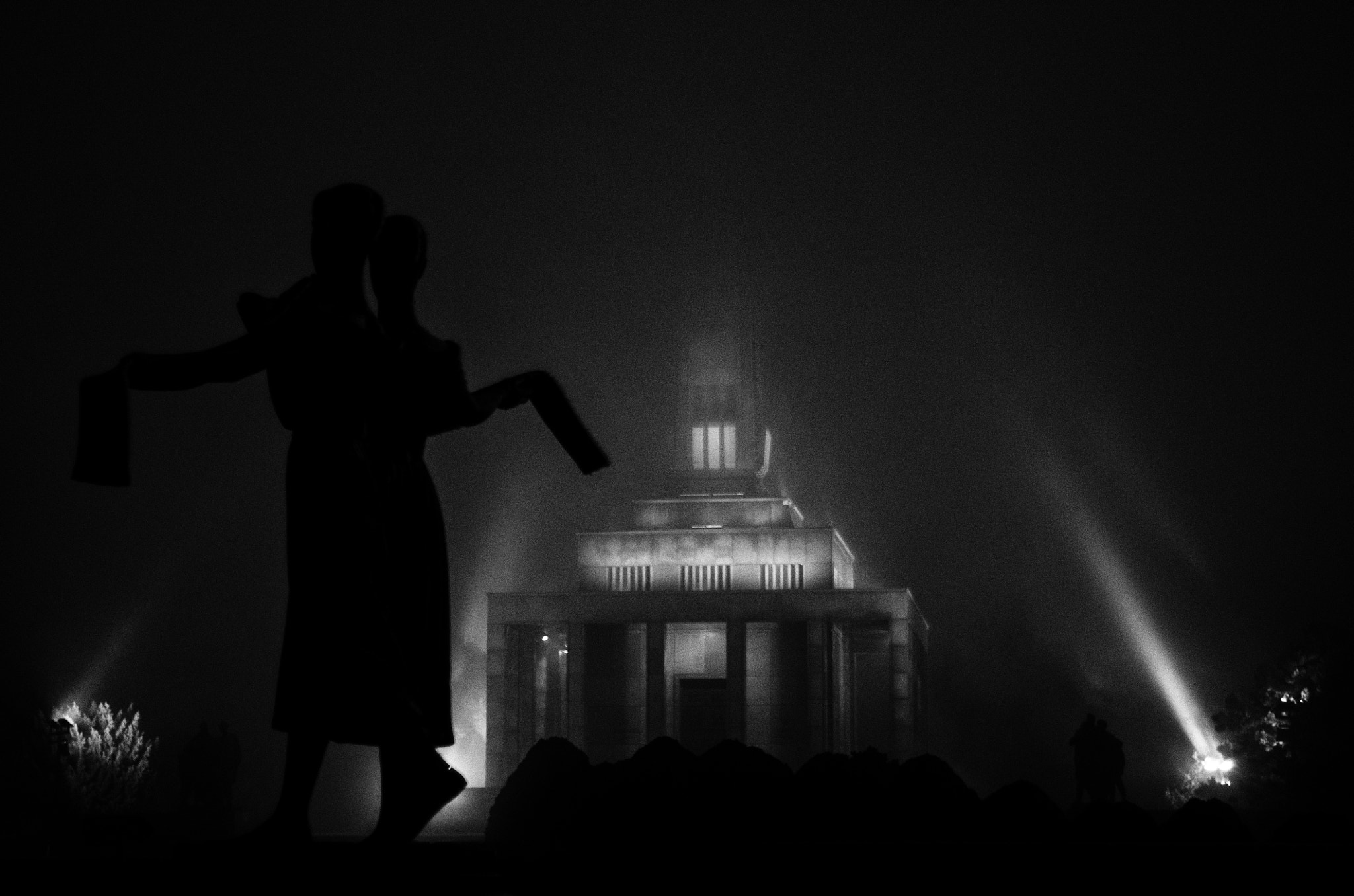 Nikon D7000 + AF Nikkor 50mm f/1.8 sample photo. Slavin war memorial photography