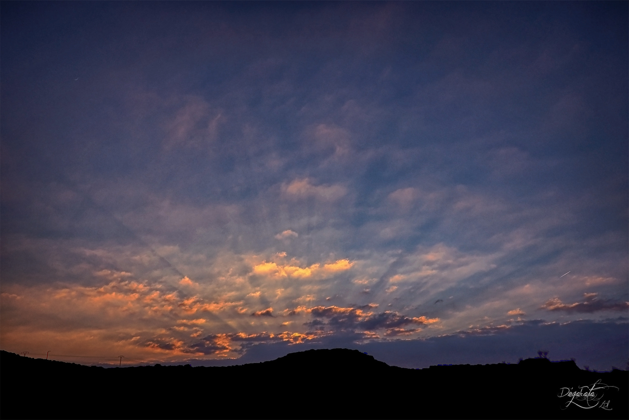 Olympus OM-D E-M10 II + Panasonic Lumix G Vario 7-14mm F4 ASPH sample photo. Atardecer sobre la montaña de guardamar del segura photography