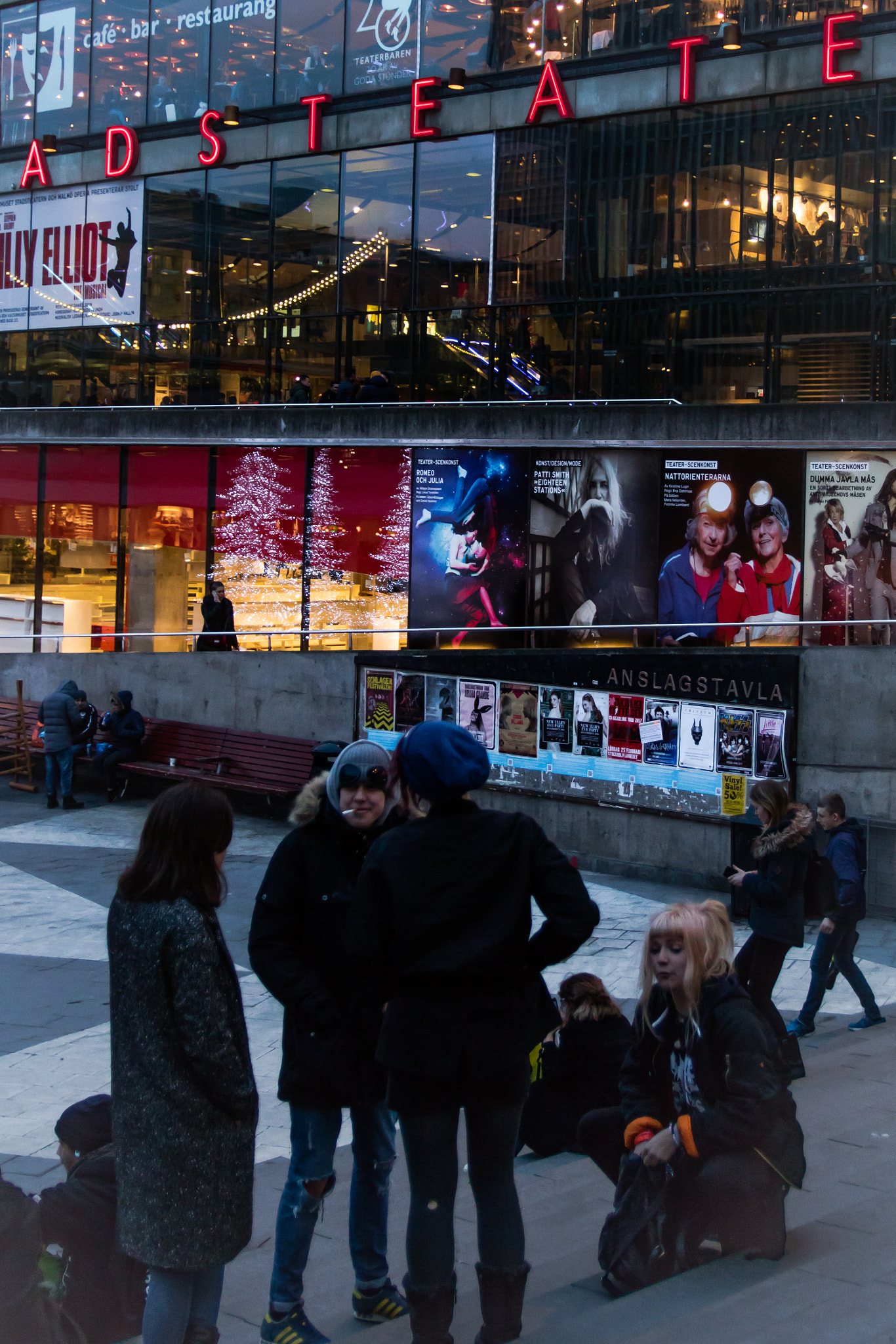 Canon EOS M3 sample photo. Stockholm - sergels torg photography