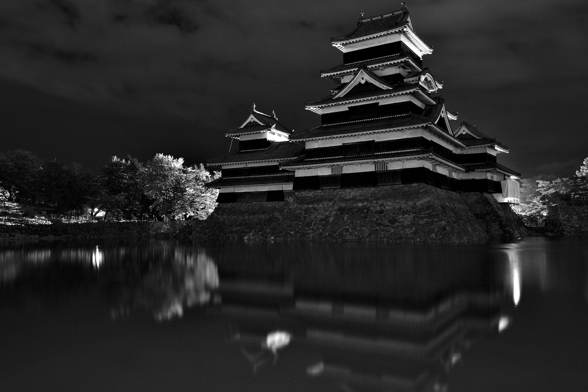 Canon EOS 550D (EOS Rebel T2i / EOS Kiss X4) sample photo. Matsumoto castle photography
