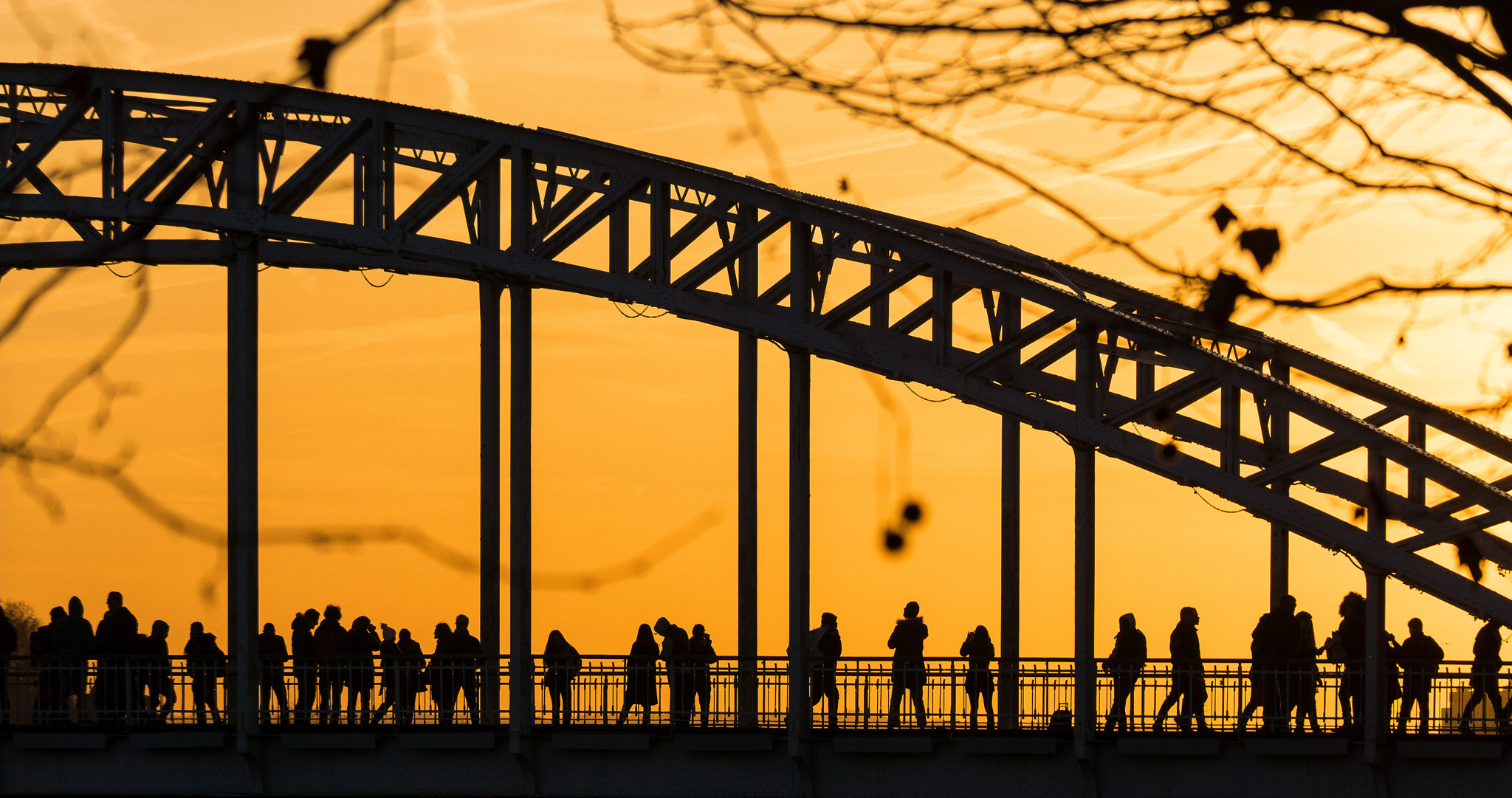 Sony DT 18-135mm F3.5-5.6 SAM sample photo. Golden sunset in paris photography