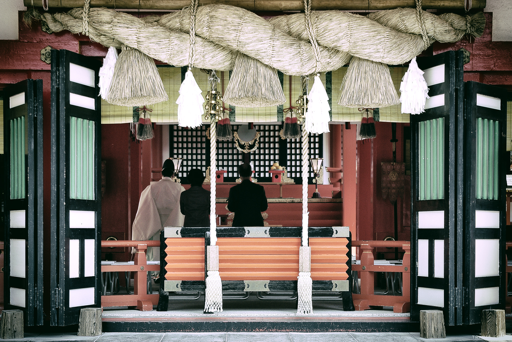 Pentax K-m (K2000) sample photo. A shrine photography