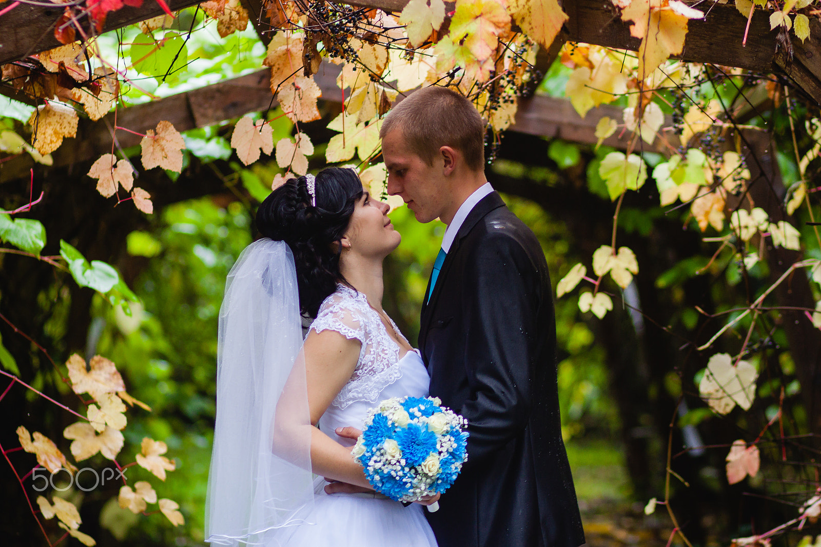 Canon EOS 500D (EOS Rebel T1i / EOS Kiss X3) + Canon EF 85mm F1.8 USM sample photo. Wedding day photography