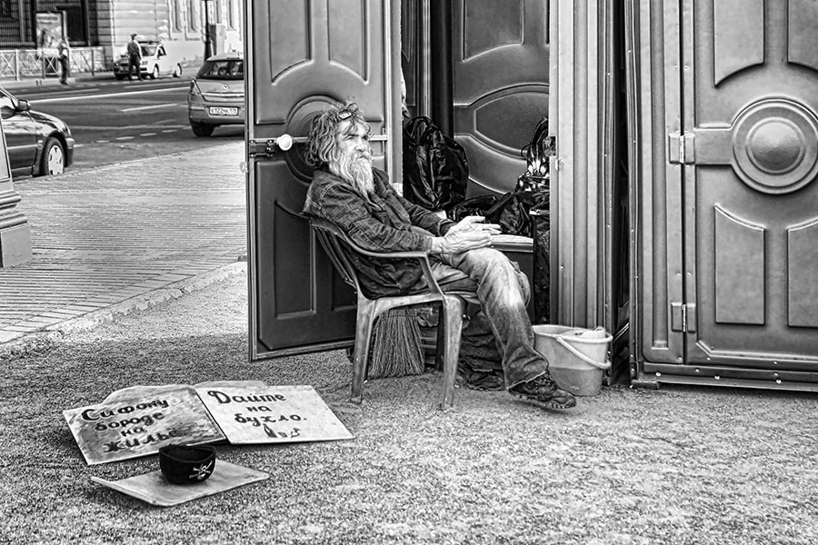 Tamron SP AF 17-50mm F2.8 XR Di II LD Aspherical (IF) sample photo. Living homeless jpg photography