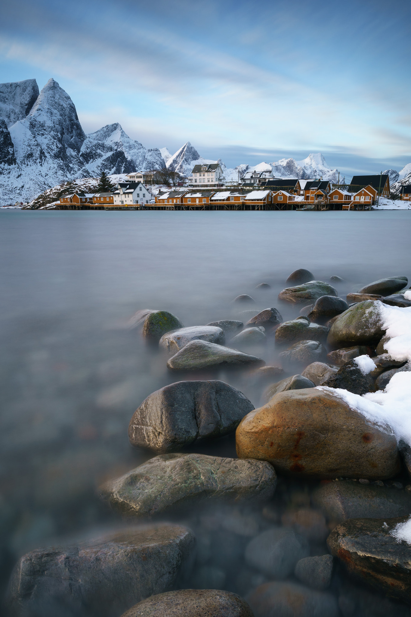 E 21mm F2.8 sample photo. Sakrisøy photography
