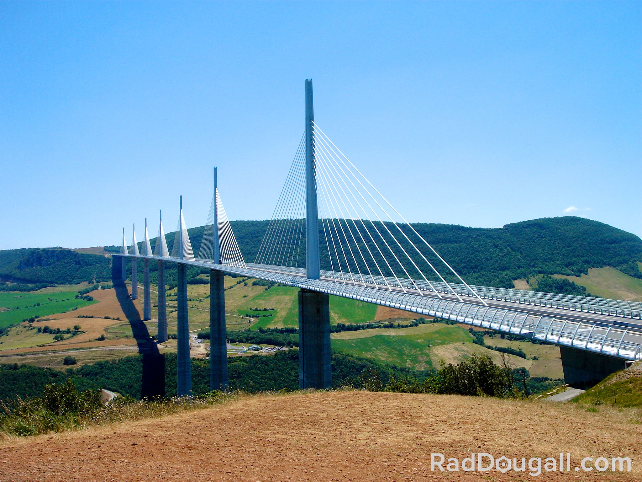 Sony DSC-T7 sample photo. Beautiful millau viaduct photography