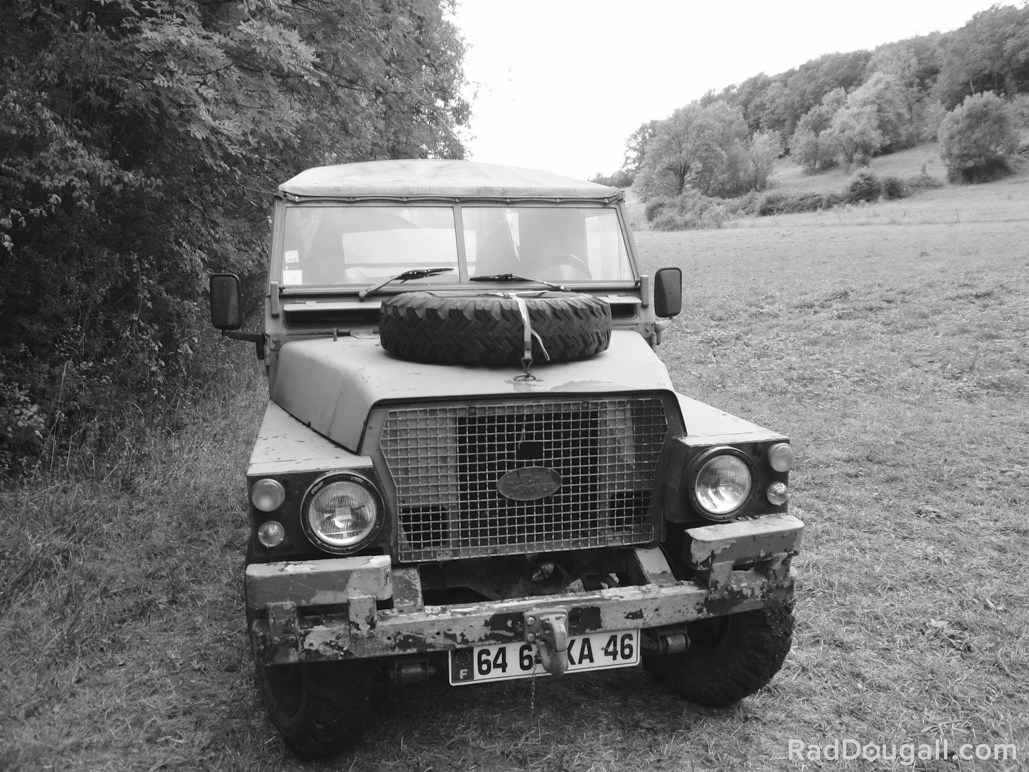 Sony Cyber-shot DSC-W170 sample photo. Classic land rover photography