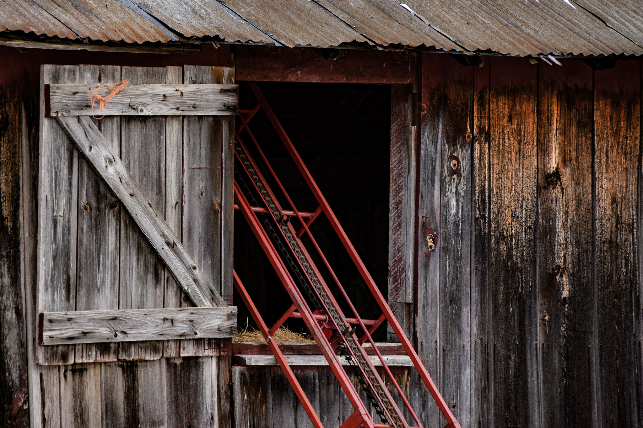 Nikon D3300 + Sigma 28-300mm F3.5-6.3 DG Macro sample photo. Hay barn photography