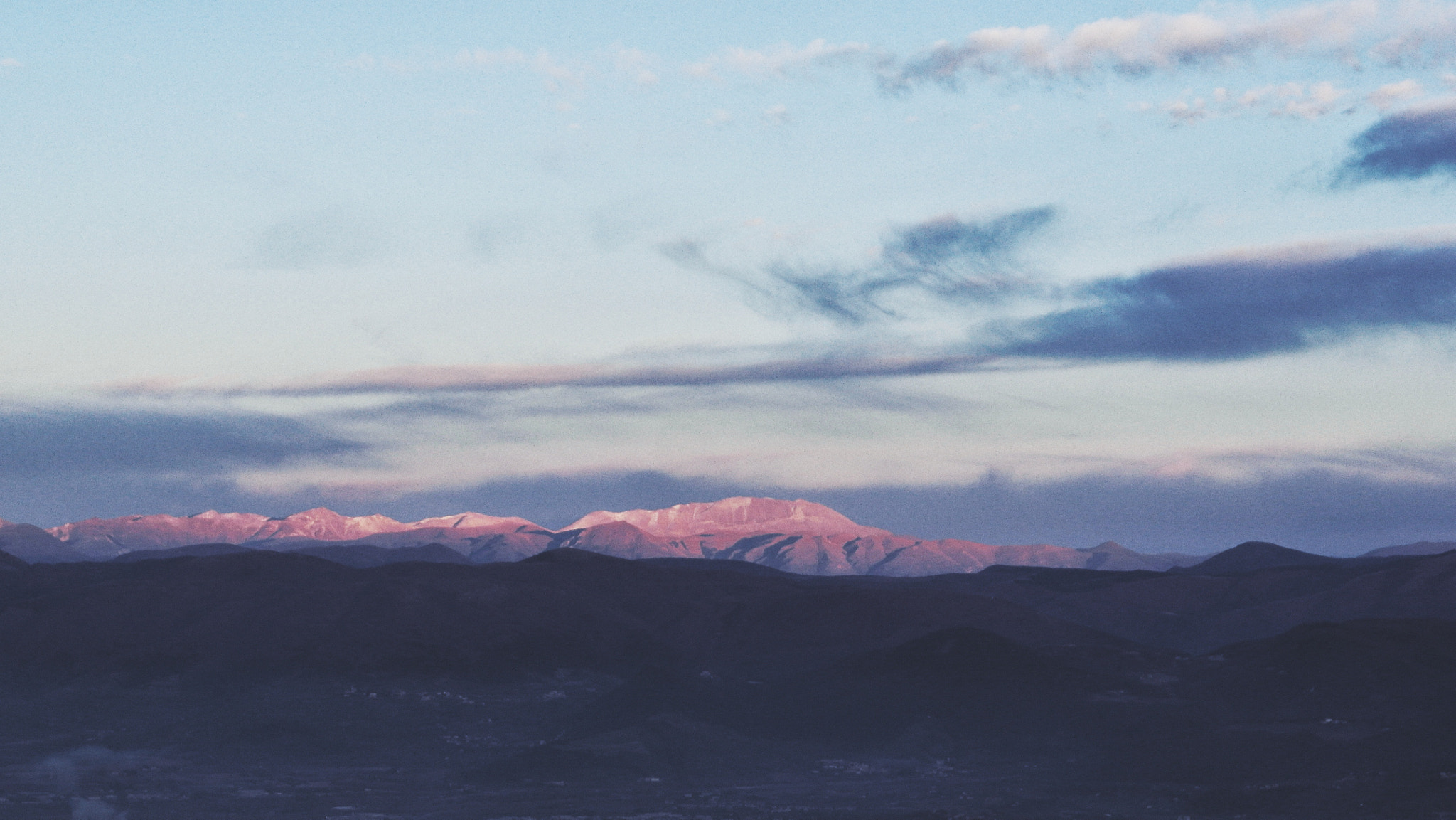 Samsung NX1100 sample photo. Back view at sunset photography