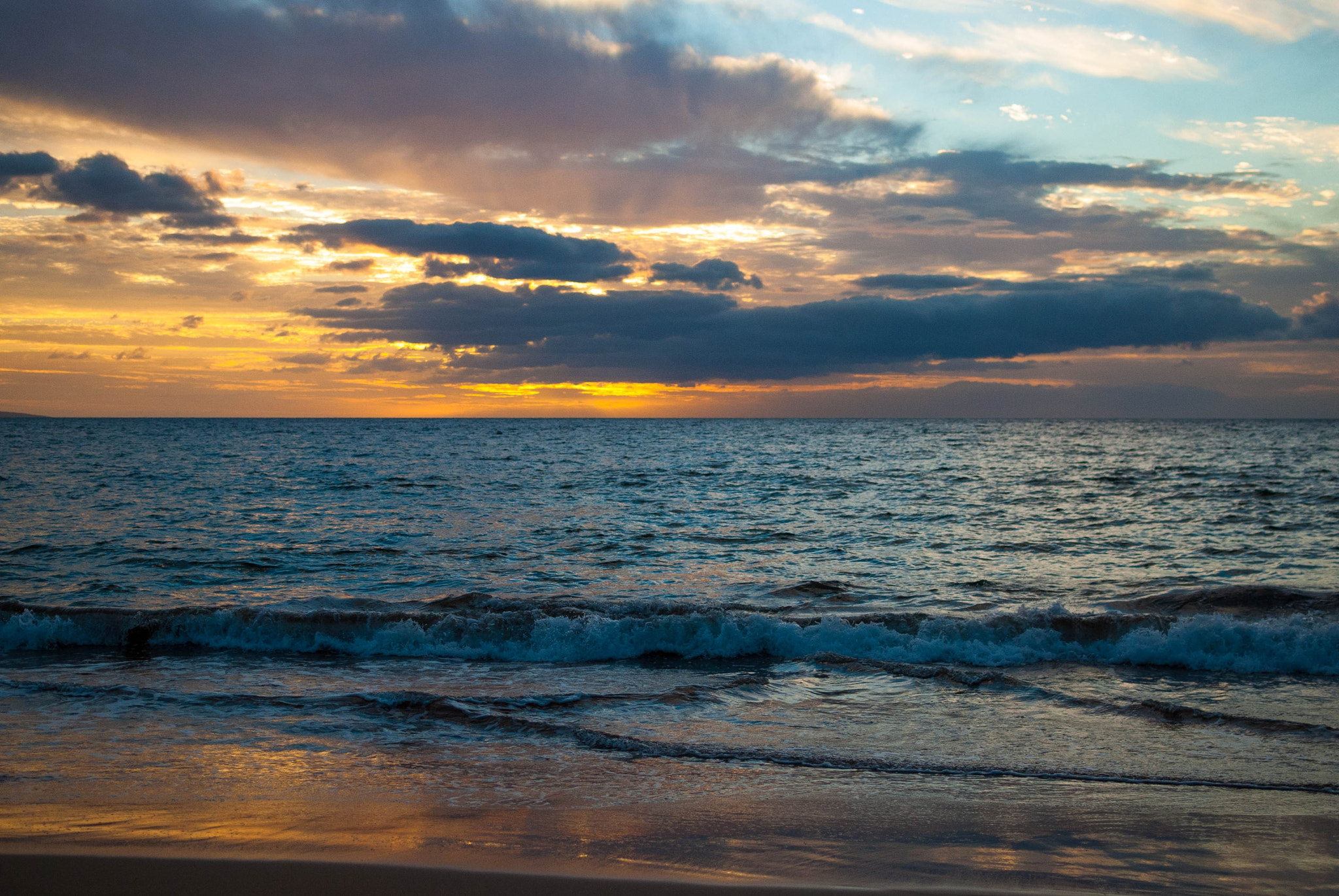 Nikon D60 + Nikon AF-S DX Nikkor 35mm F1.8G sample photo. Generic sunset  photography