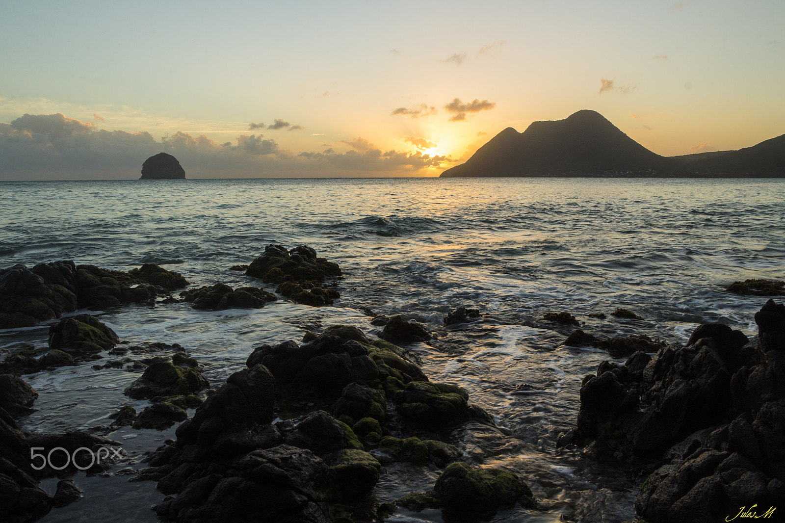 Sigma 18-50mm f/3.5-5.6 DC sample photo. Sunset sur rocher photography