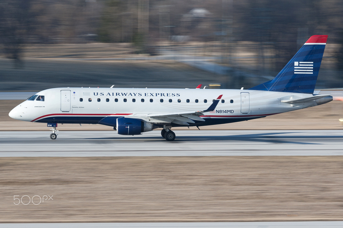 Canon EOS-1D Mark III + Canon EF 100-400mm F4.5-5.6L IS USM sample photo. Us airways express embraer 170 n814md photography