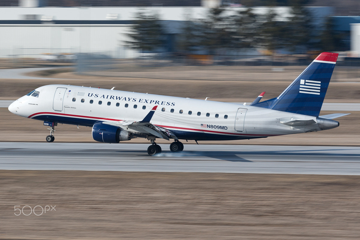 Canon EOS-1D Mark III + Canon EF 100-400mm F4.5-5.6L IS USM sample photo. Us airways express embraer 170 n809md photography