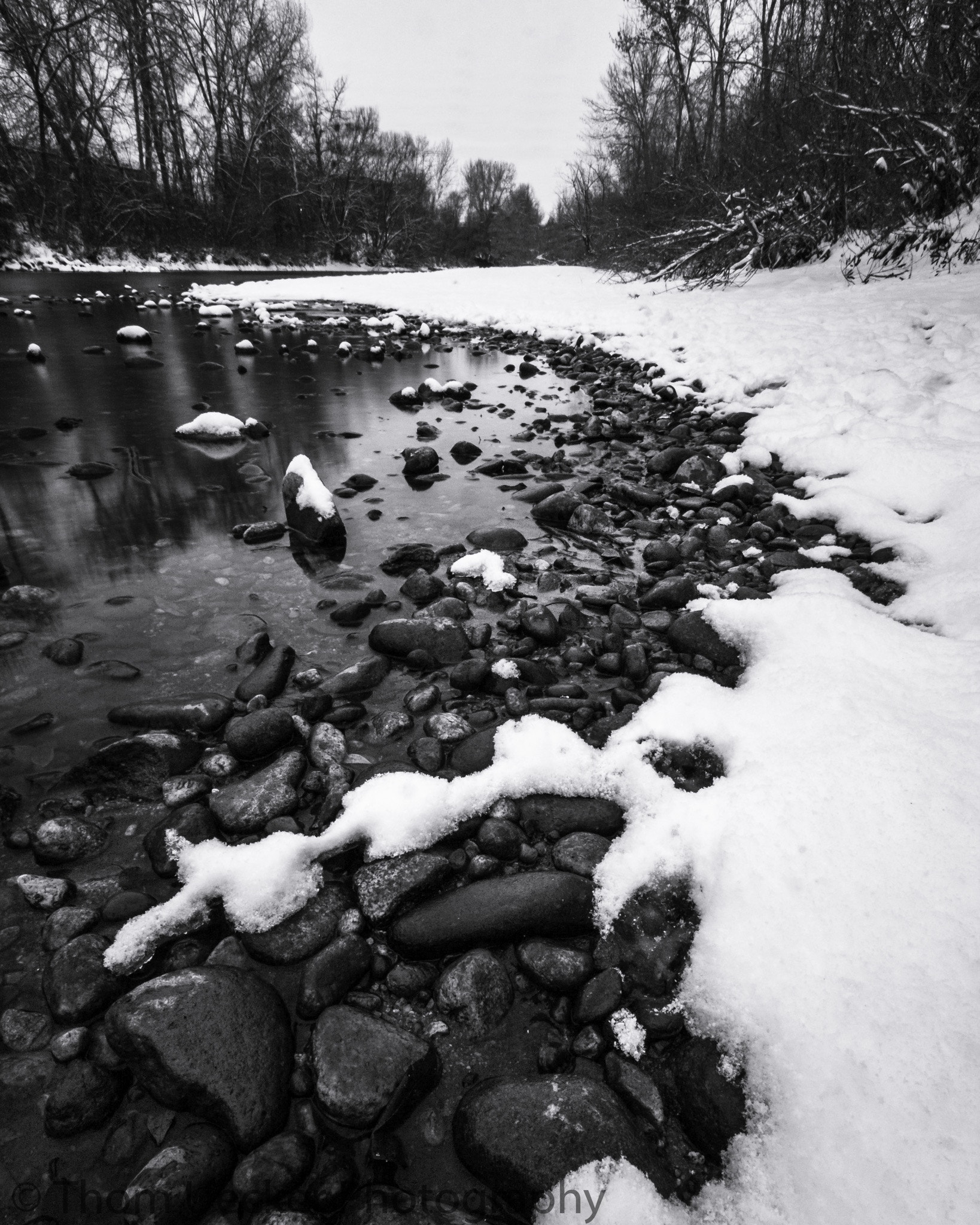 Canon EOS 500D (EOS Rebel T1i / EOS Kiss X3) sample photo. Moody river photography
