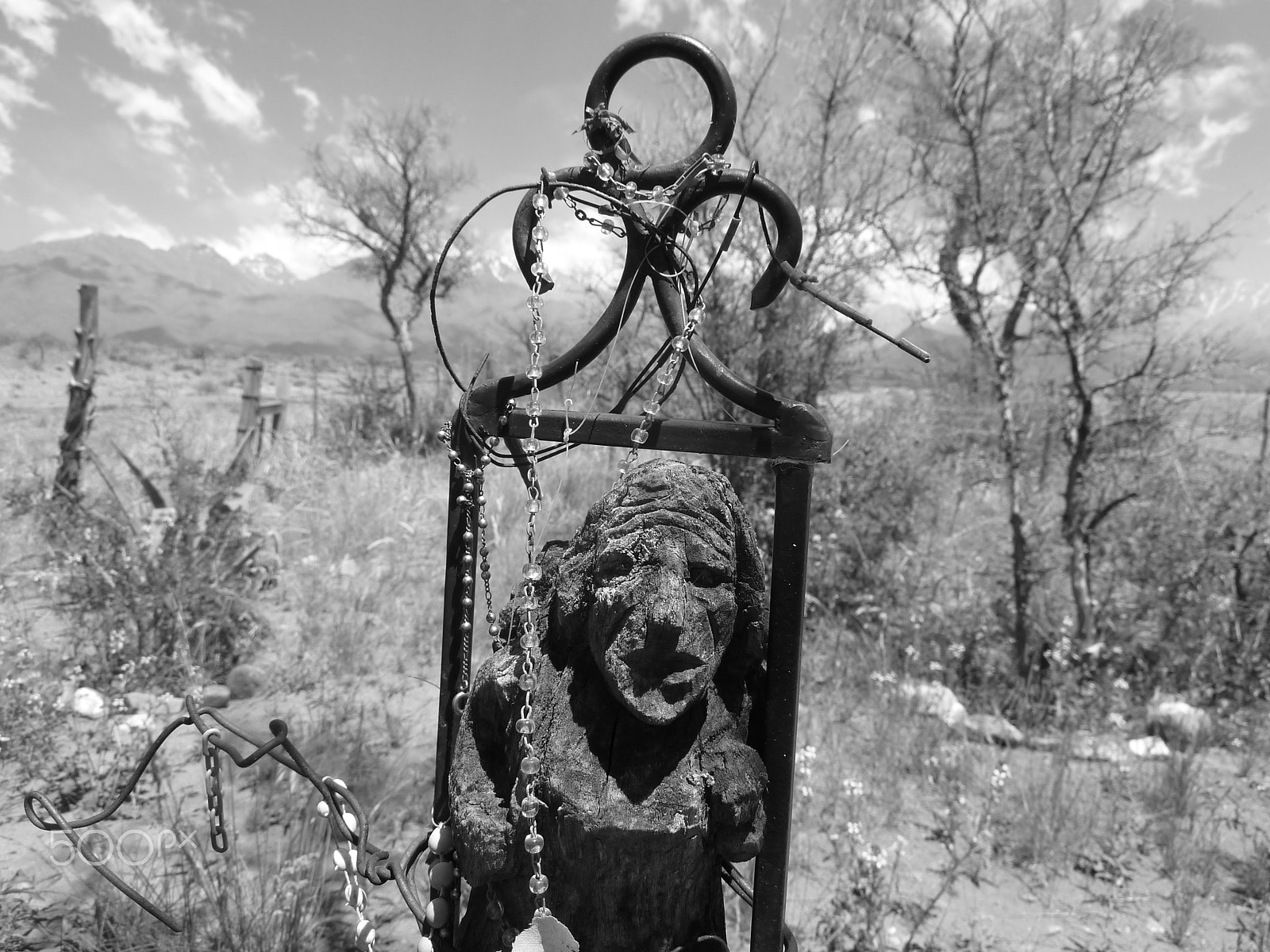 Panasonic Lumix DMC-ZS7 (Lumix DMC-TZ10) sample photo. India muerta roadside shrine photography