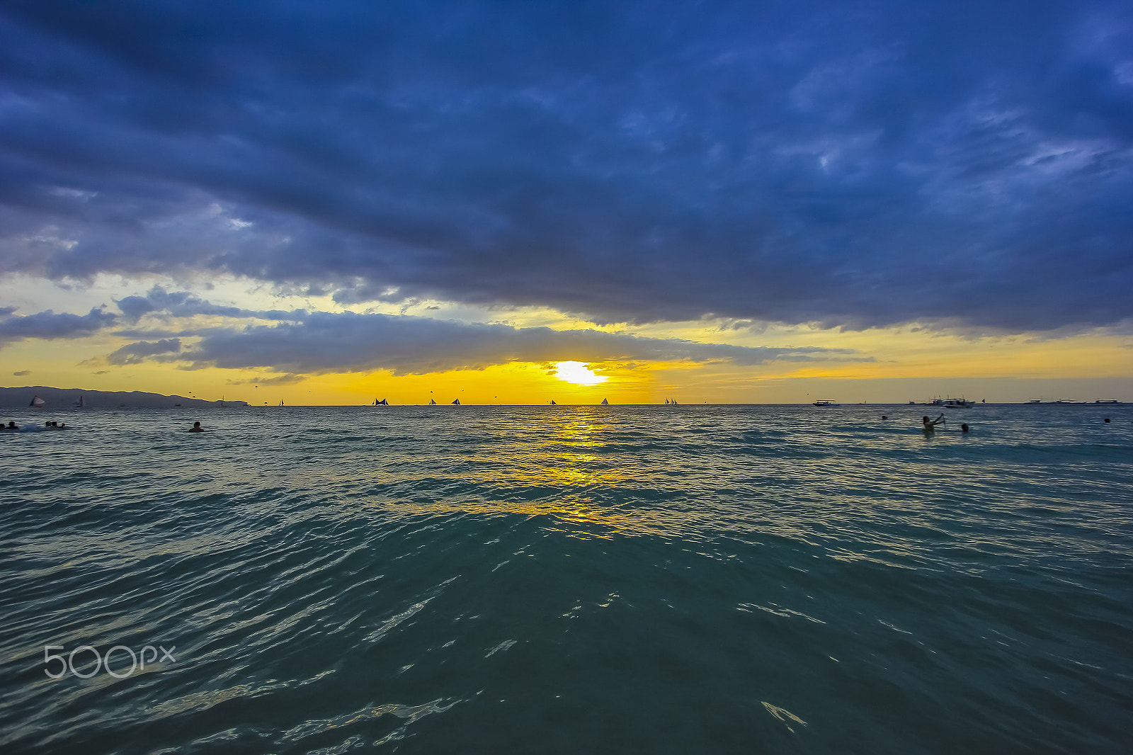 Canon EOS 550D (EOS Rebel T2i / EOS Kiss X4) sample photo. Layers. (a boracay sunset) photography