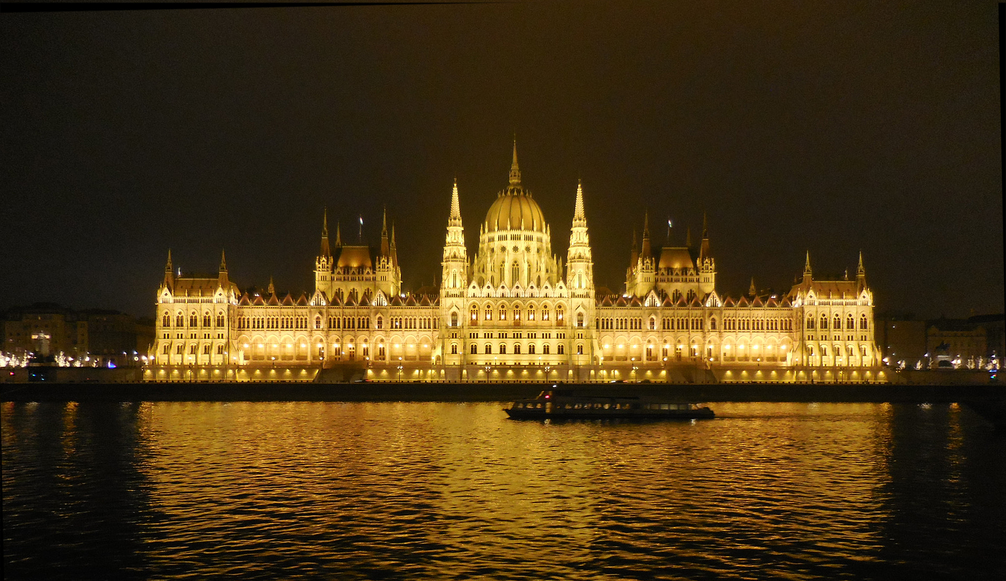 Nikon Coolpix S6800 sample photo. Budapest-parliament photography