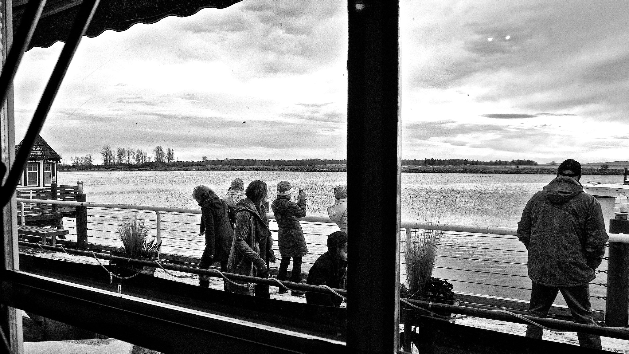 Pentax smc DA 16-45mm F4 ED AL sample photo. Lunchtime at the river photography
