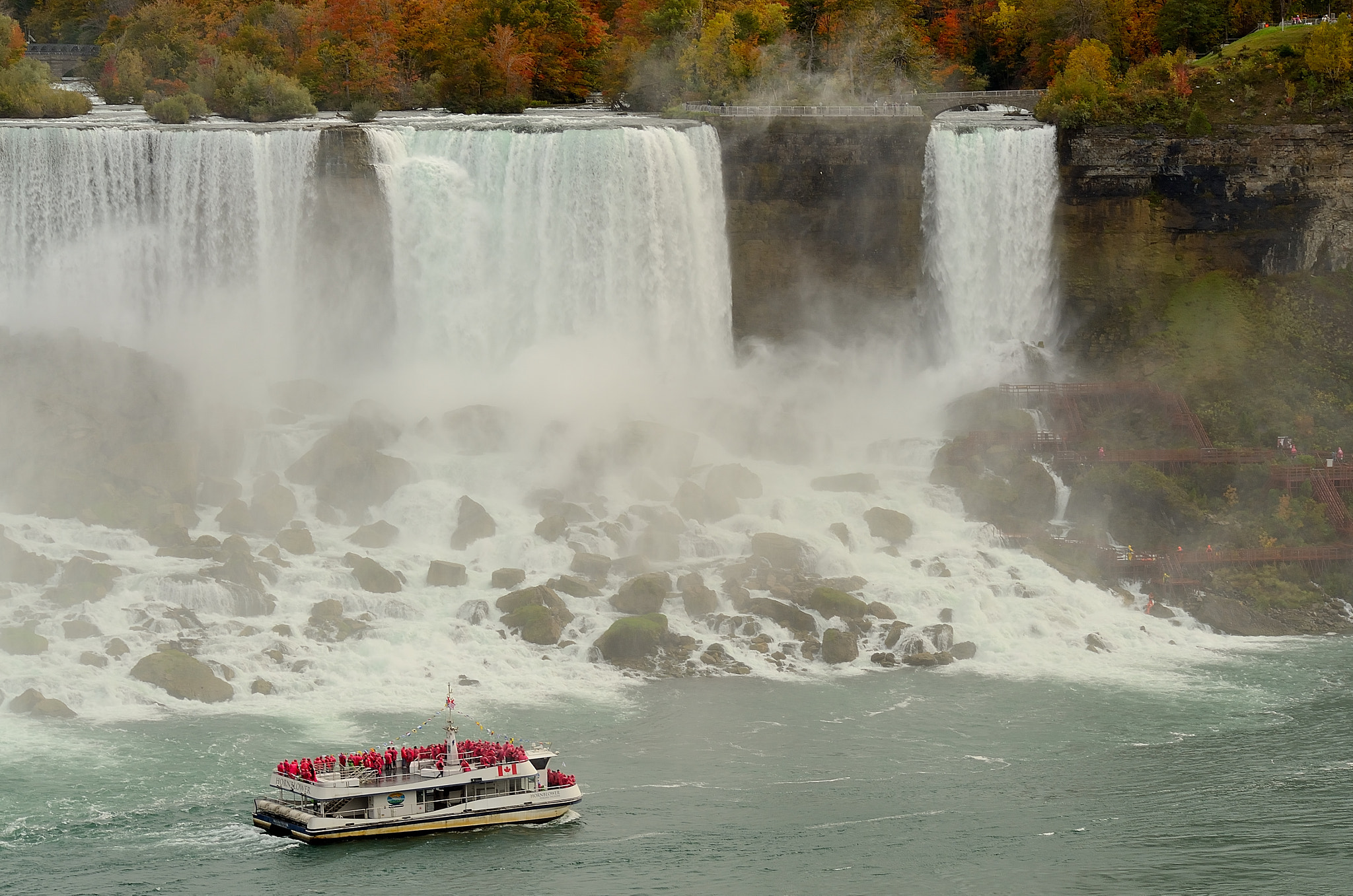 Nikon D7000 + AF Nikkor 70-210mm f/4-5.6 sample photo. Ferry in niagara's falls photography
