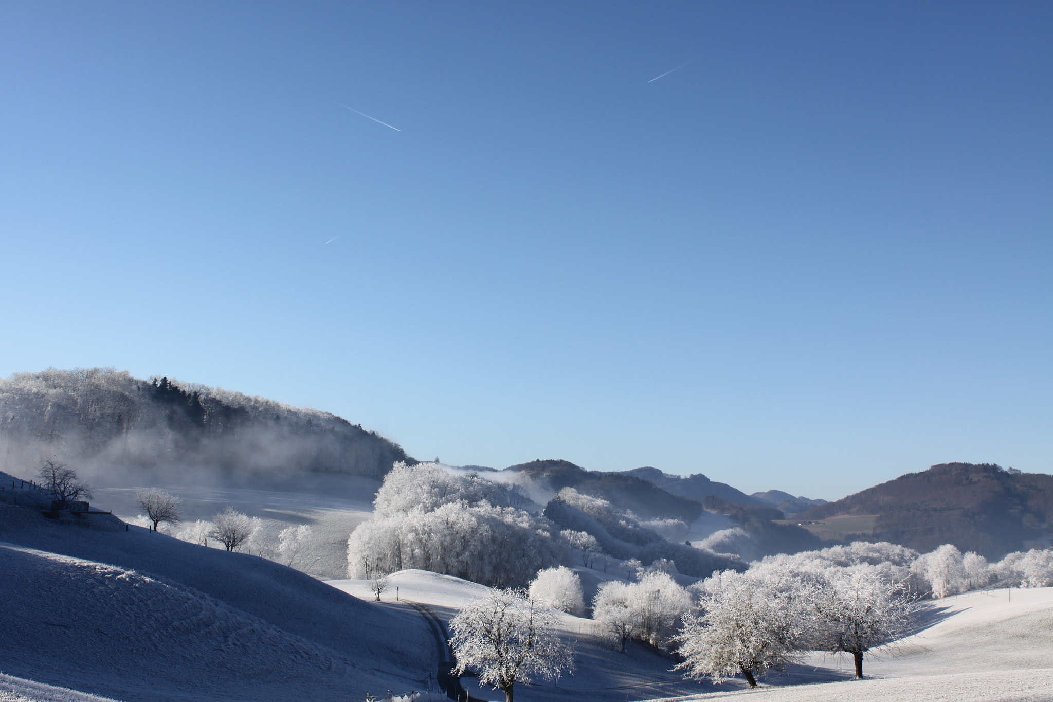 Canon EF-S 18-55mm F3.5-5.6 IS sample photo. A touch of winter photography