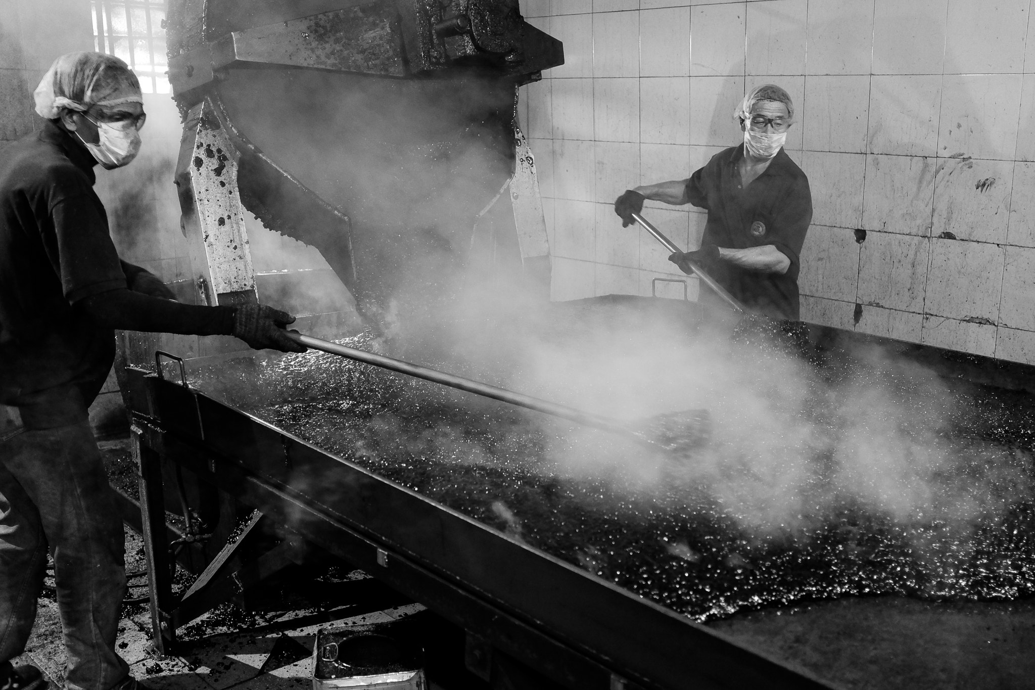 Fujifilm X-T10 + Fujifilm XF 23mm F2 R WR sample photo. Roasting coffee beans photography