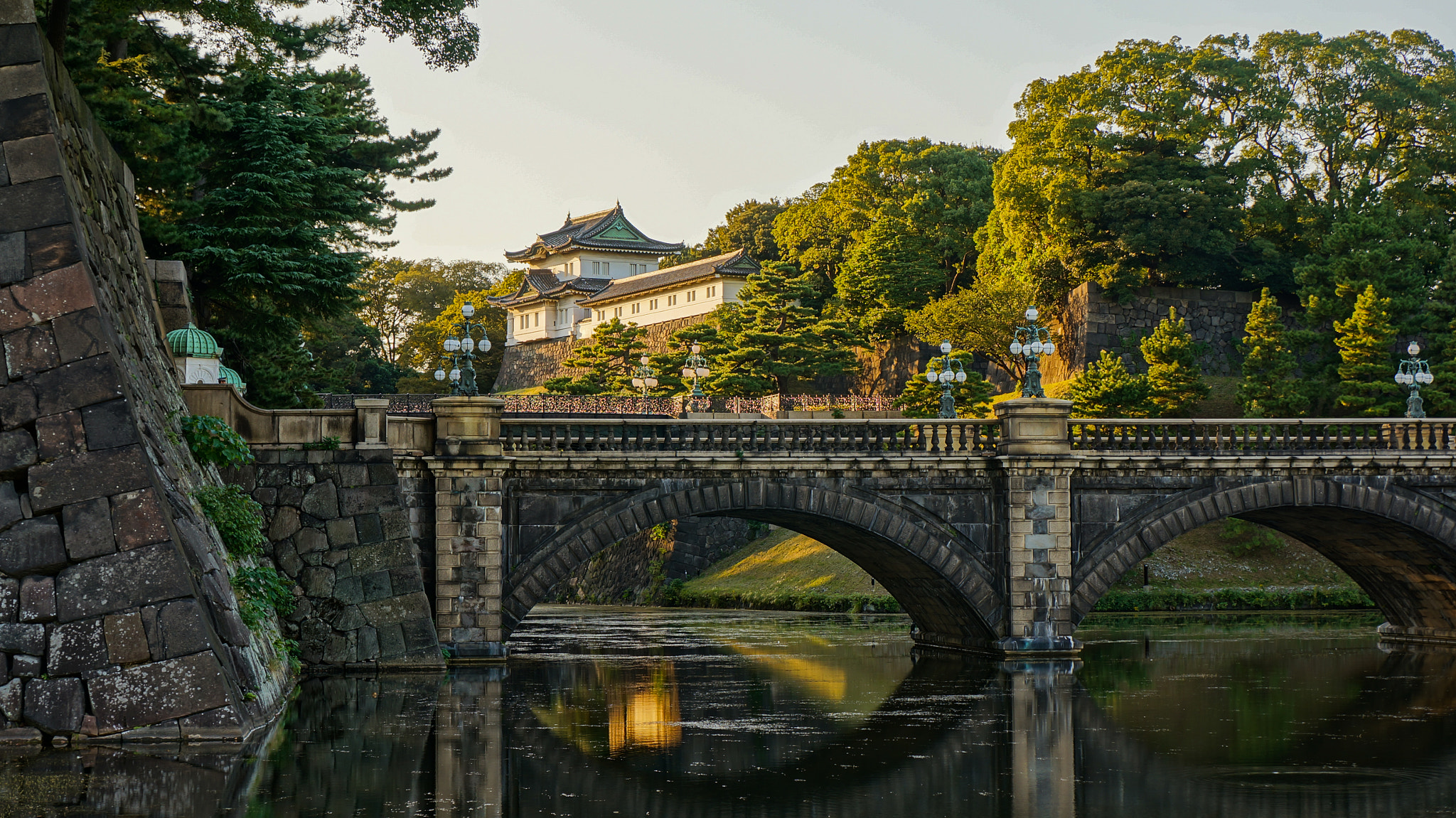 Sony Alpha NEX-5R + Sony E 18-55mm F3.5-5.6 OSS sample photo. Nijubashi bridge, imperial palace tokyo japan photography