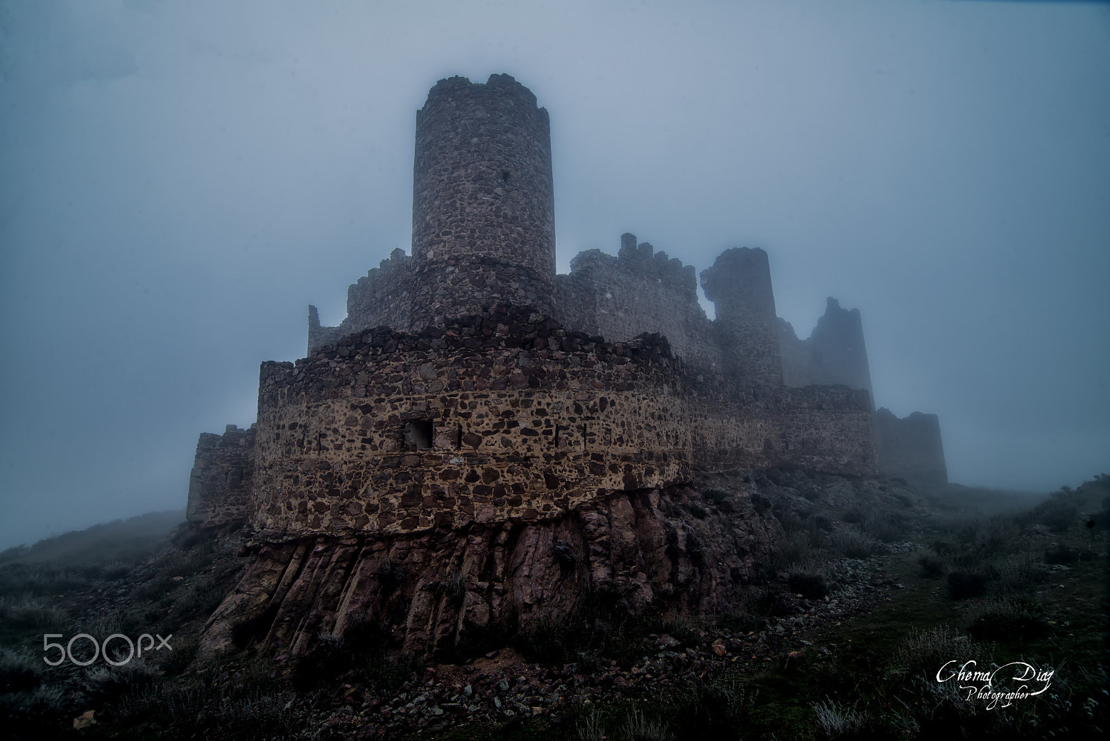 Nikon D800 sample photo. Castle in the fog. photography