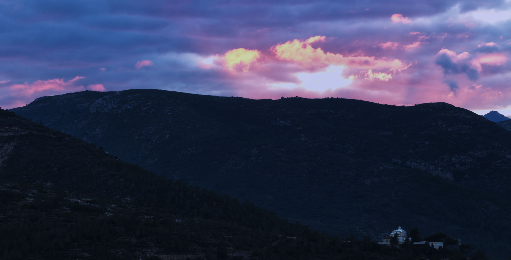 Canon EOS 5DS + Canon EF 70-200mm F4L USM sample photo. Las sunset photography