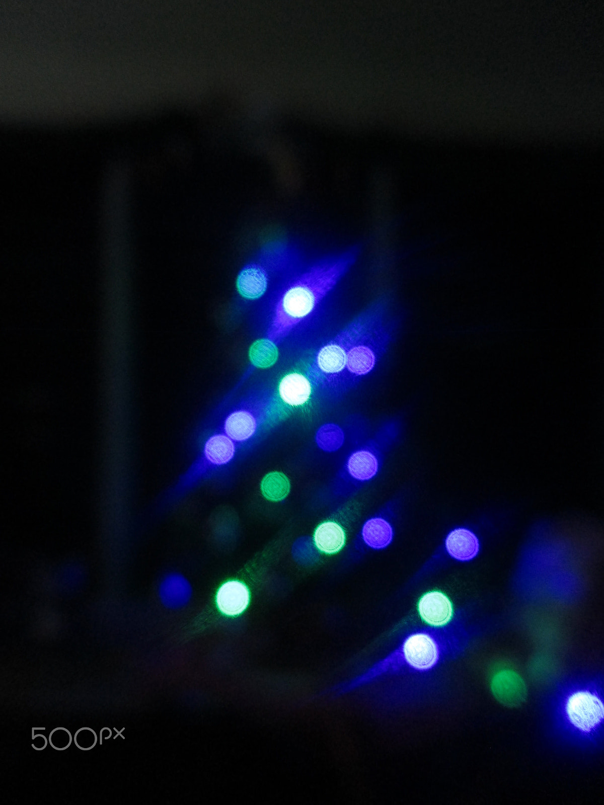 Canon PowerShot ELPH 135 (IXUS 145 / IXY 120) sample photo. Blue (and green) christmas photography