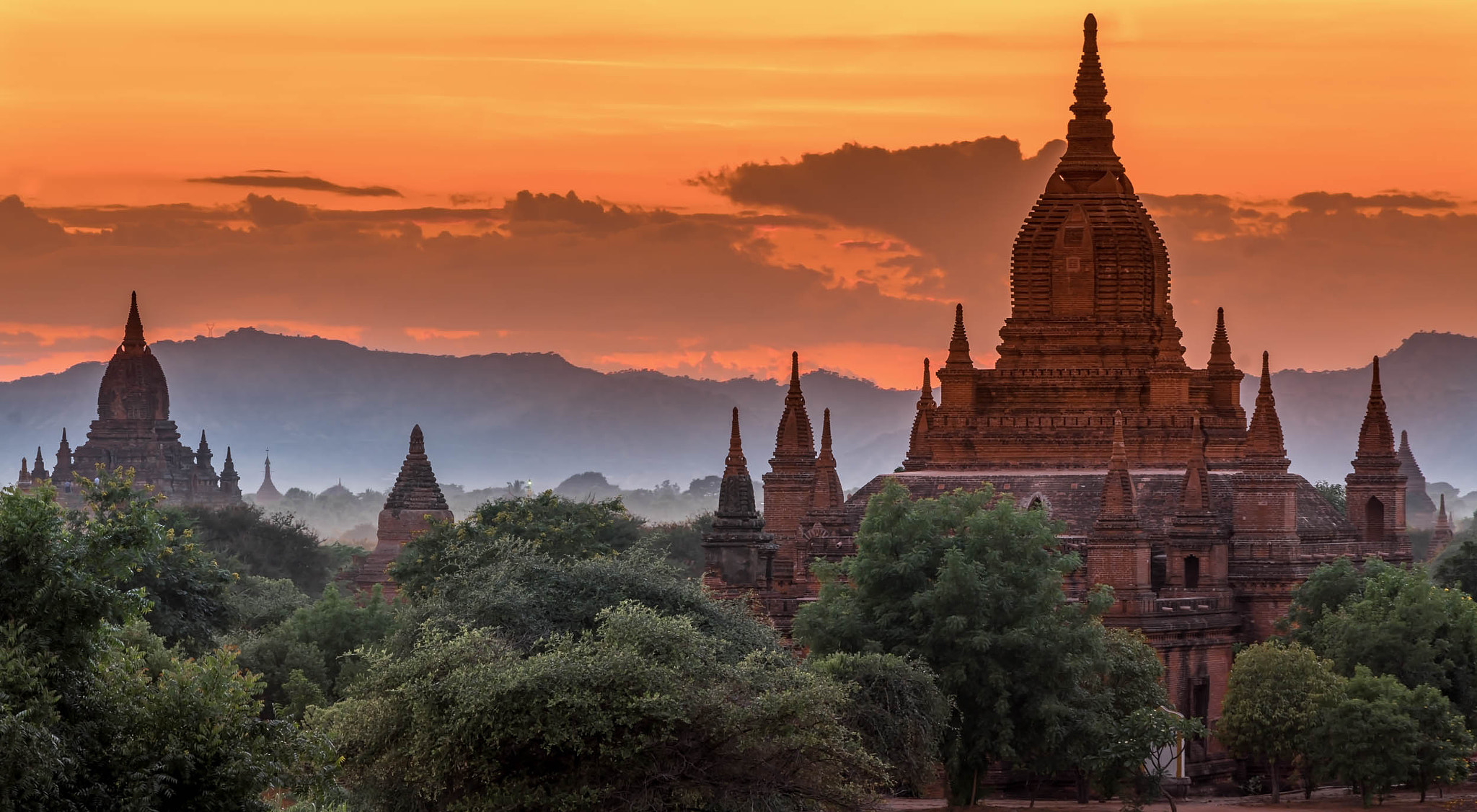 Sony a7R + Sony FE 70-200mm F4 G OSS sample photo. Bagan old city photography