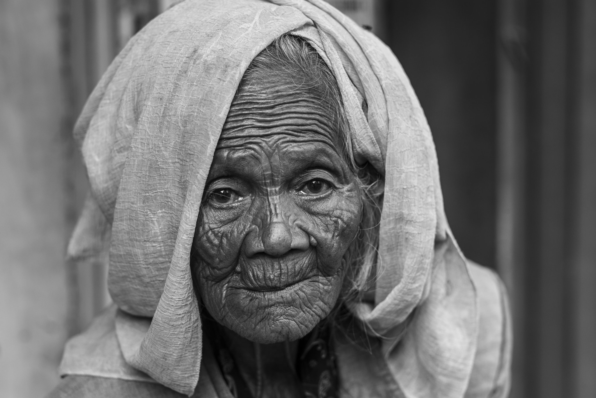 Leica APO-Summicron-M 75mm F2 ASPH sample photo. Poor woman photography