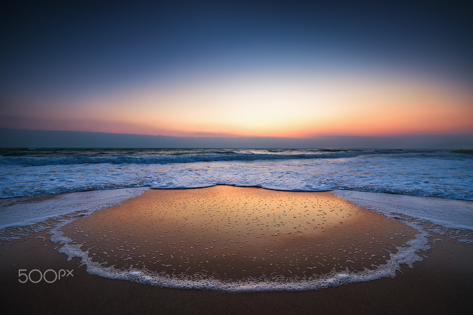 Canon EOS 5D Mark IV + Canon EF 11-24mm F4L USM sample photo. Sunrise over the sea photography