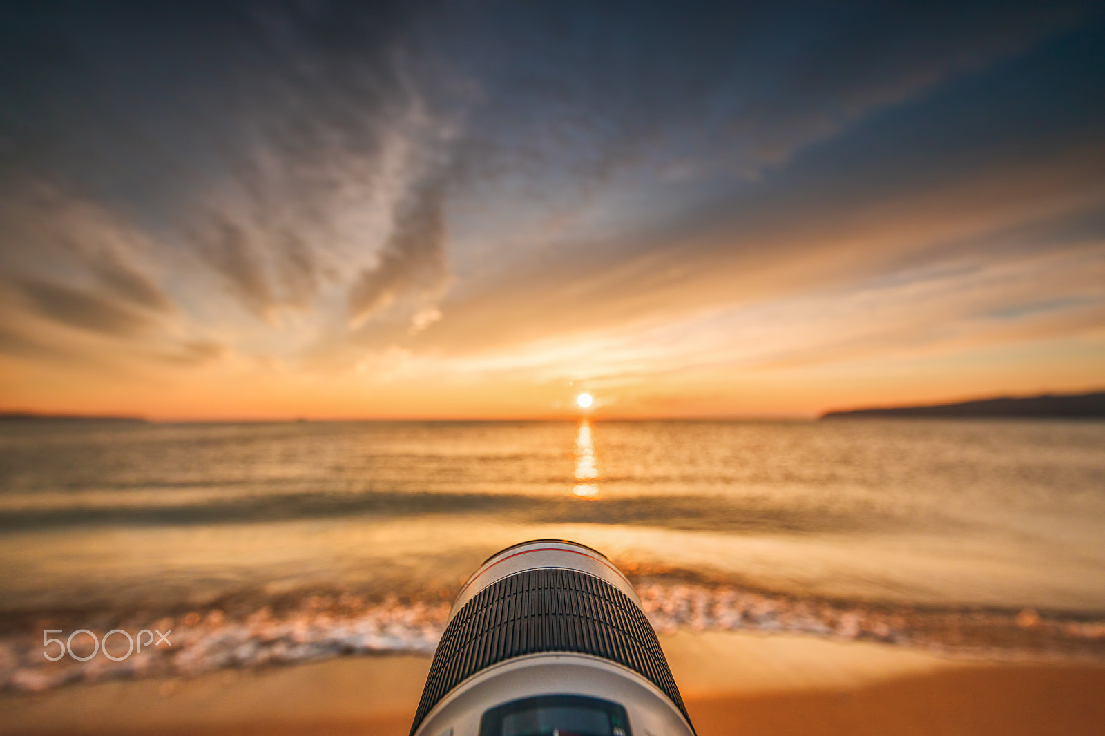 Canon EOS 5D Mark IV + Canon EF 11-24mm F4L USM sample photo. Sunrise on the beach photography