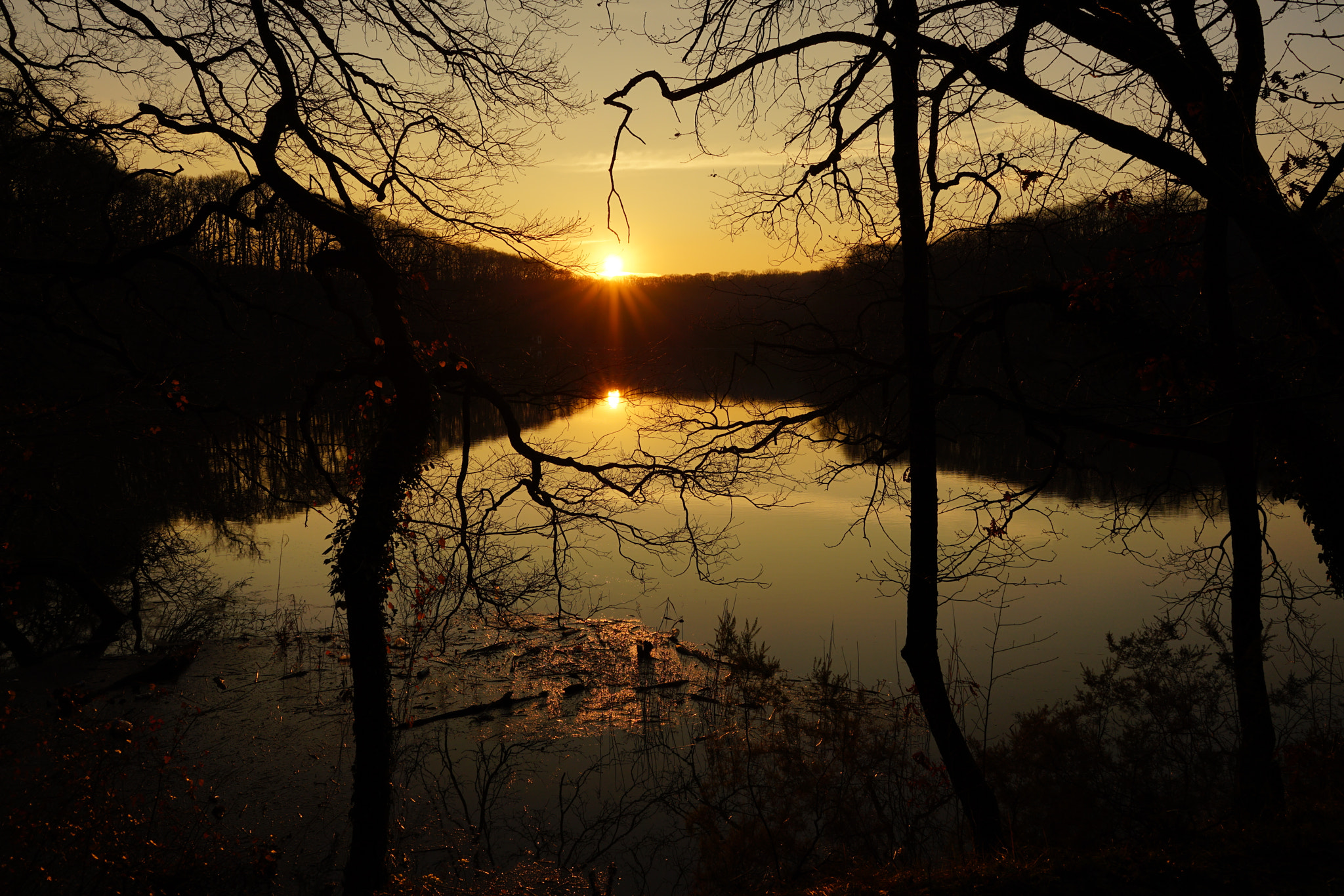 Sony FE 28mm F2 sample photo. Lake at sunset photography